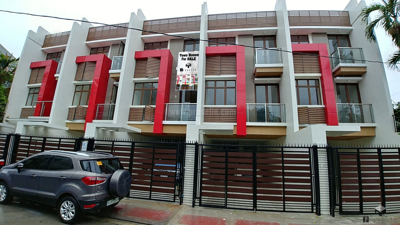 Inviting4BedroomTownhouseforSalenearTeacher’sVillage-1.jpg