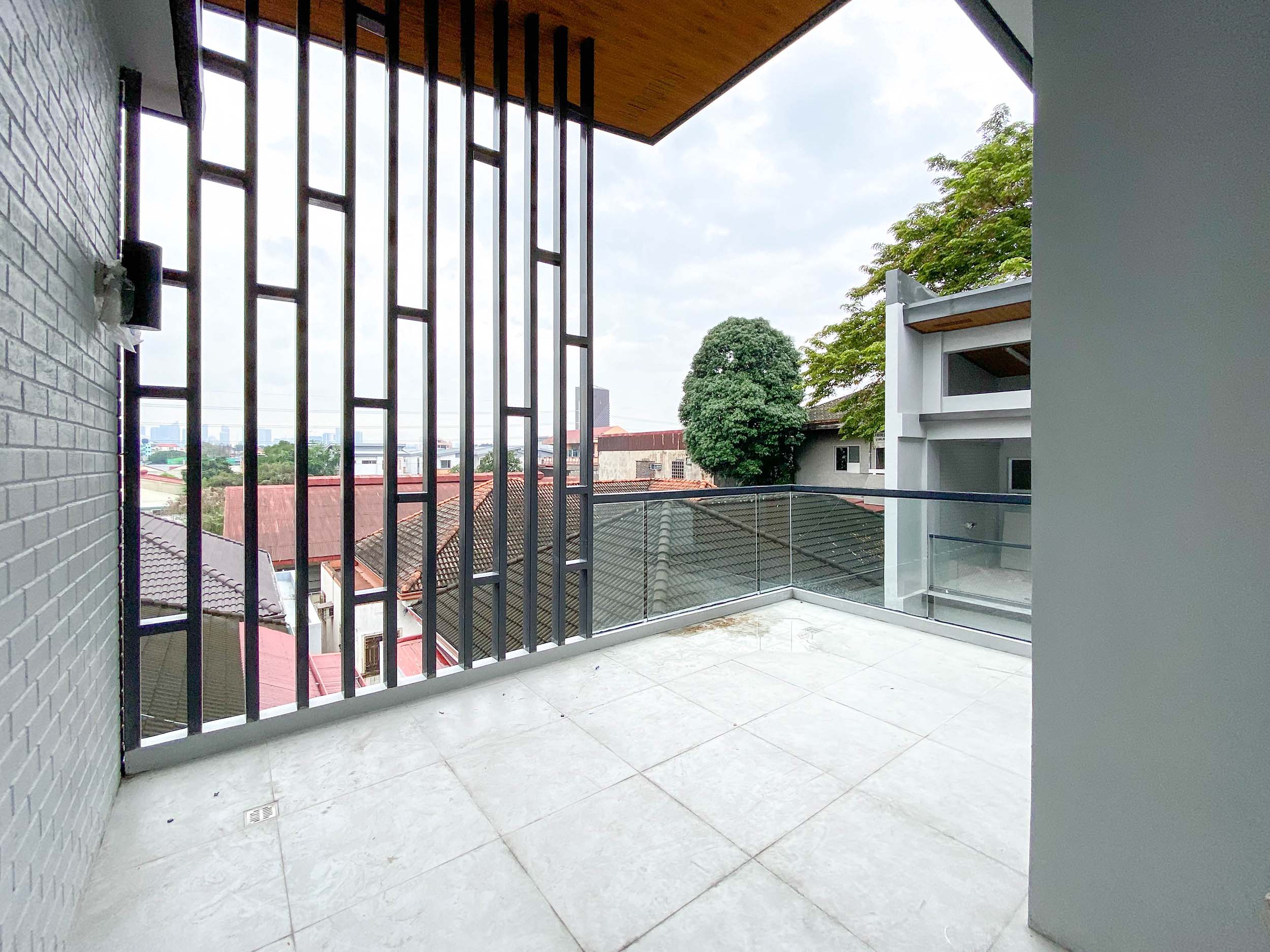 Luxury5BedroomTownhouseforSalenearLunaMencias-14.jpg