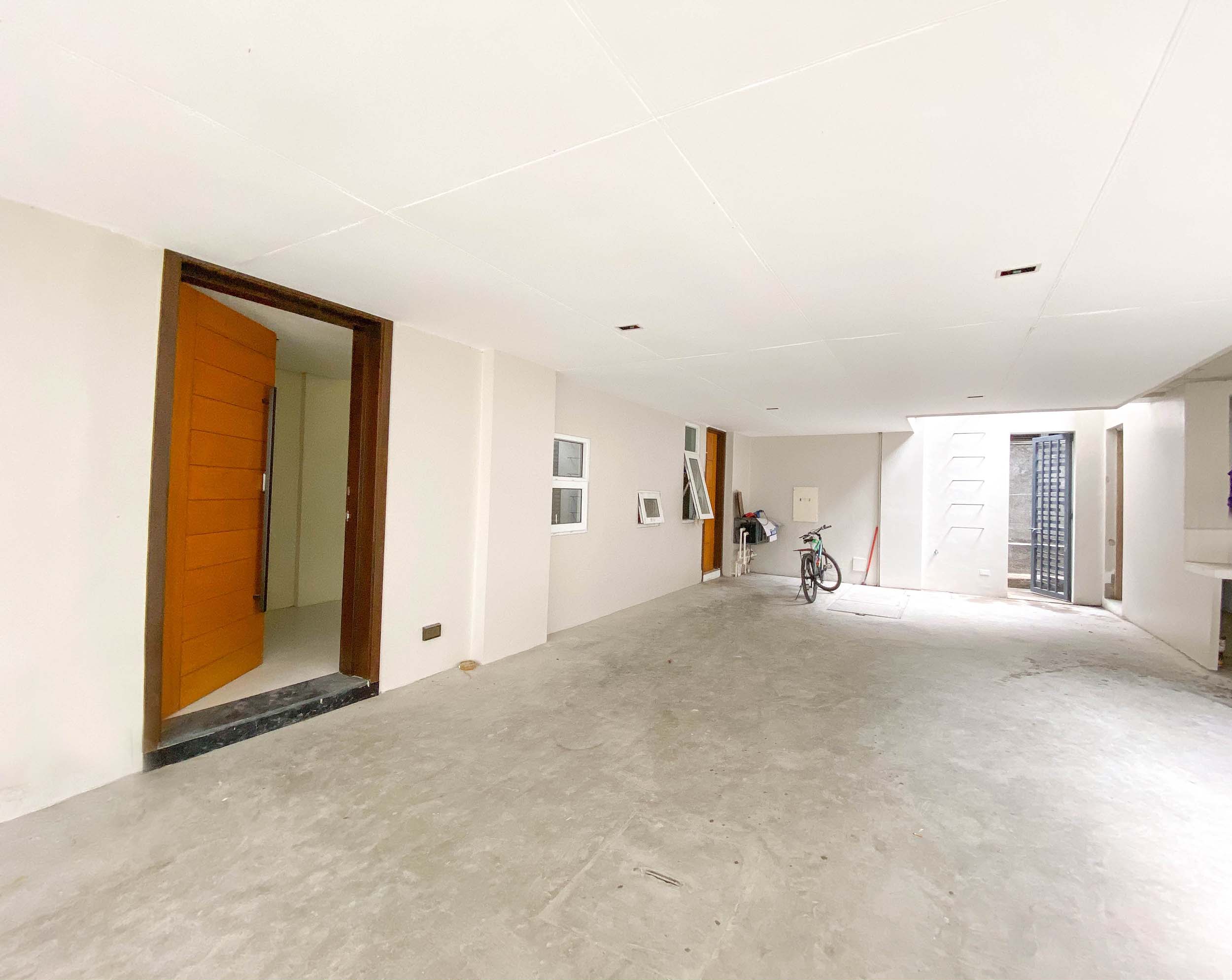 Luxury5BedroomTownhouseforSalenearLunaMencias-4.jpg