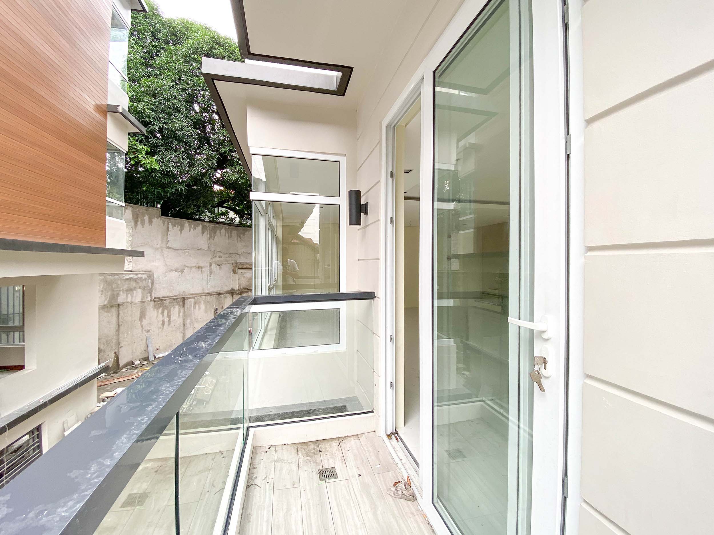 Luxury5BedroomTownhouseforSalenearLunaMencias-8.jpg