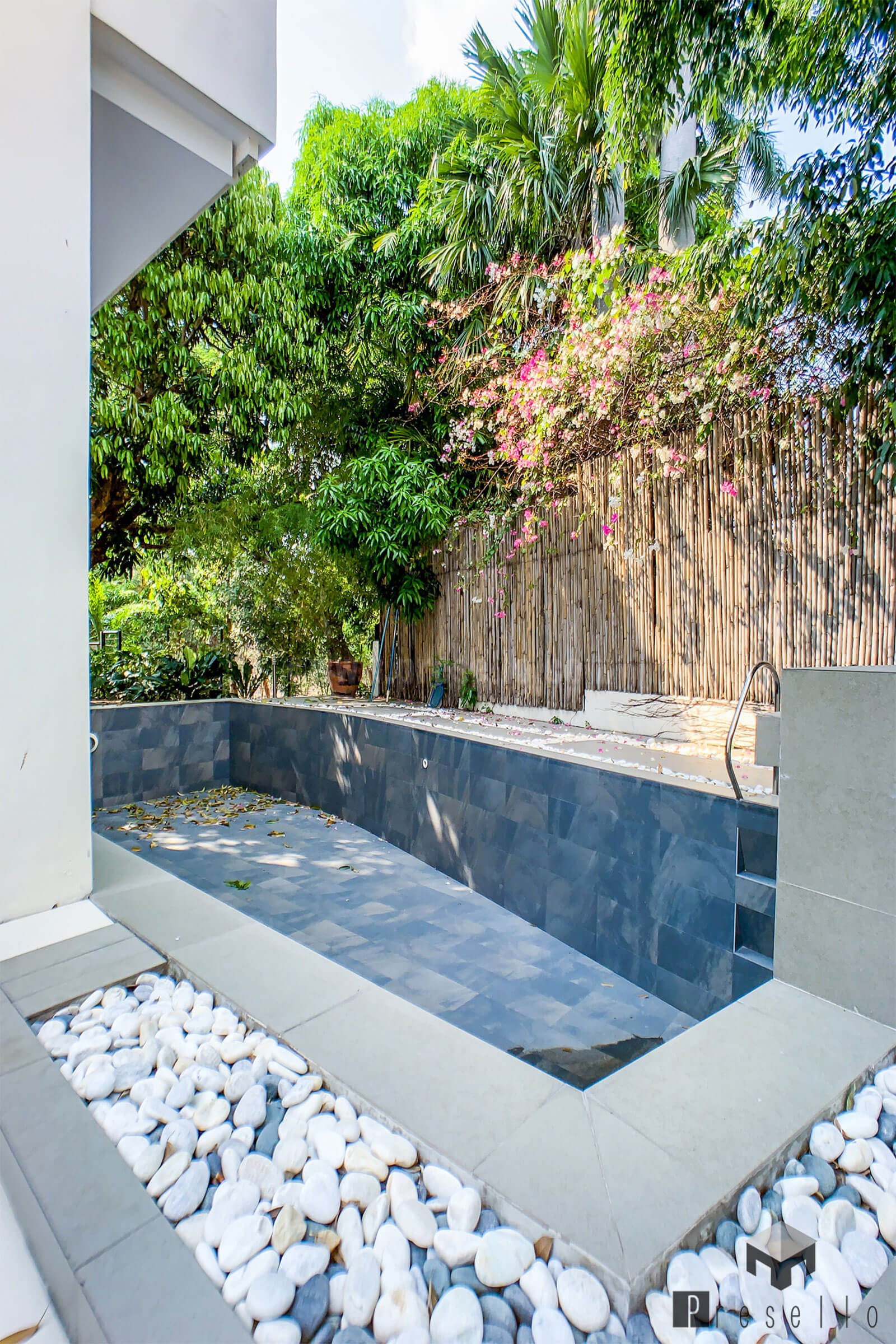 Charming5BRModernHouseandLotforSaleinAyalaAlabangMuntinlupa-3.jpg