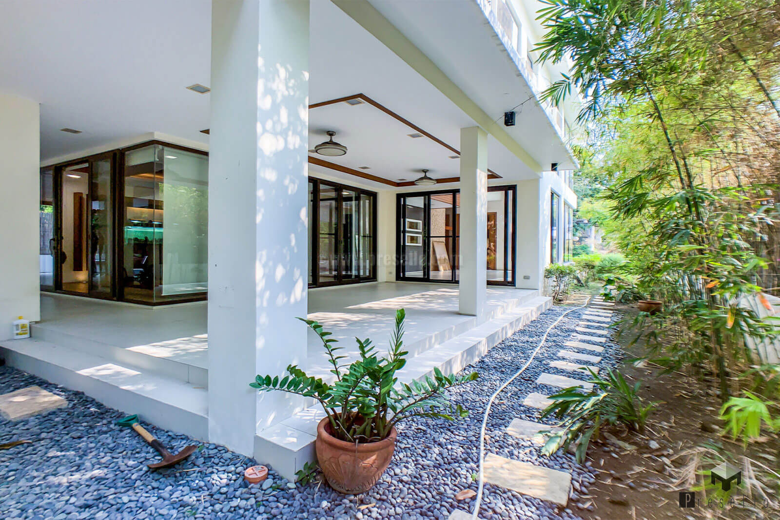 Charming5BRModernHouseandLotforSaleinAyalaAlabangMuntinlupa-10.jpg