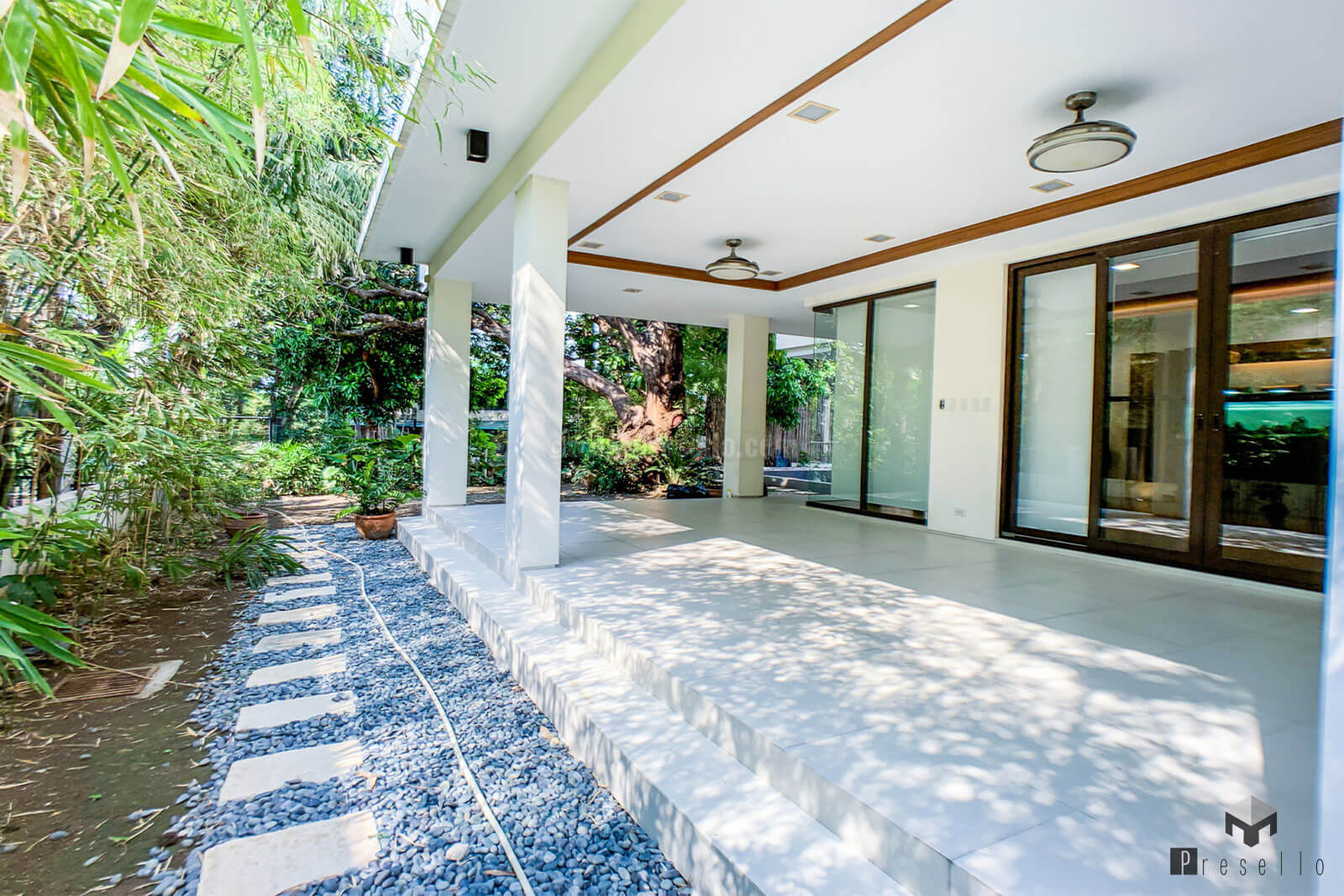Charming5BRModernHouseandLotforSaleinAyalaAlabangMuntinlupa-12.jpg