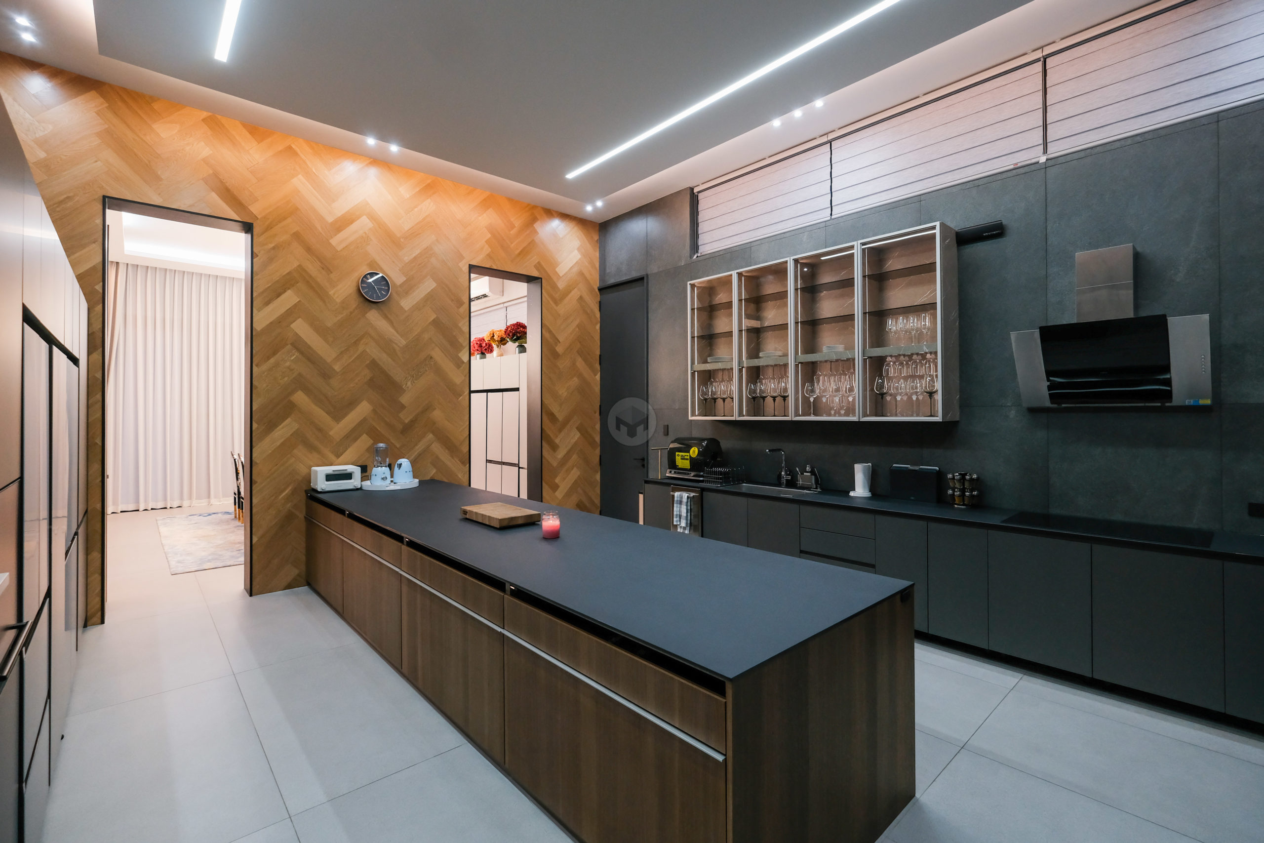 Industrial6BedroomHouseforSaleinAyalaAlabangMuntinlupa-5.jpg