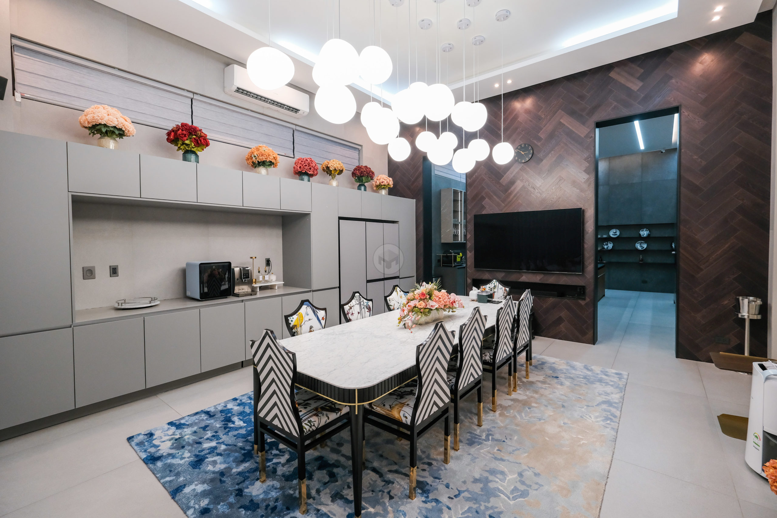Industrial6BedroomHouseforSaleinAyalaAlabangMuntinlupa-4.jpg