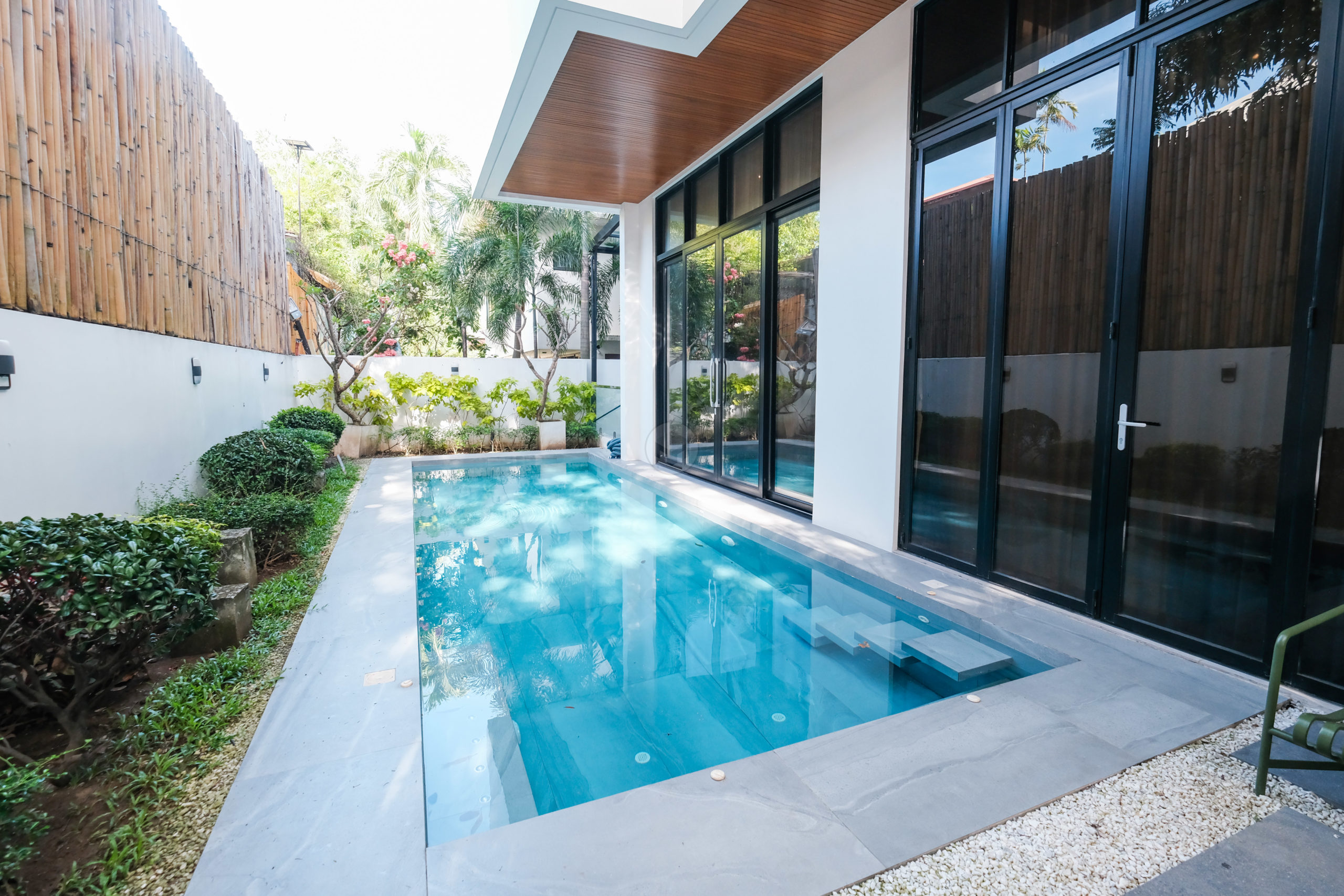 Industrial6BedroomHouseforSaleinAyalaAlabangMuntinlupa-10.jpg