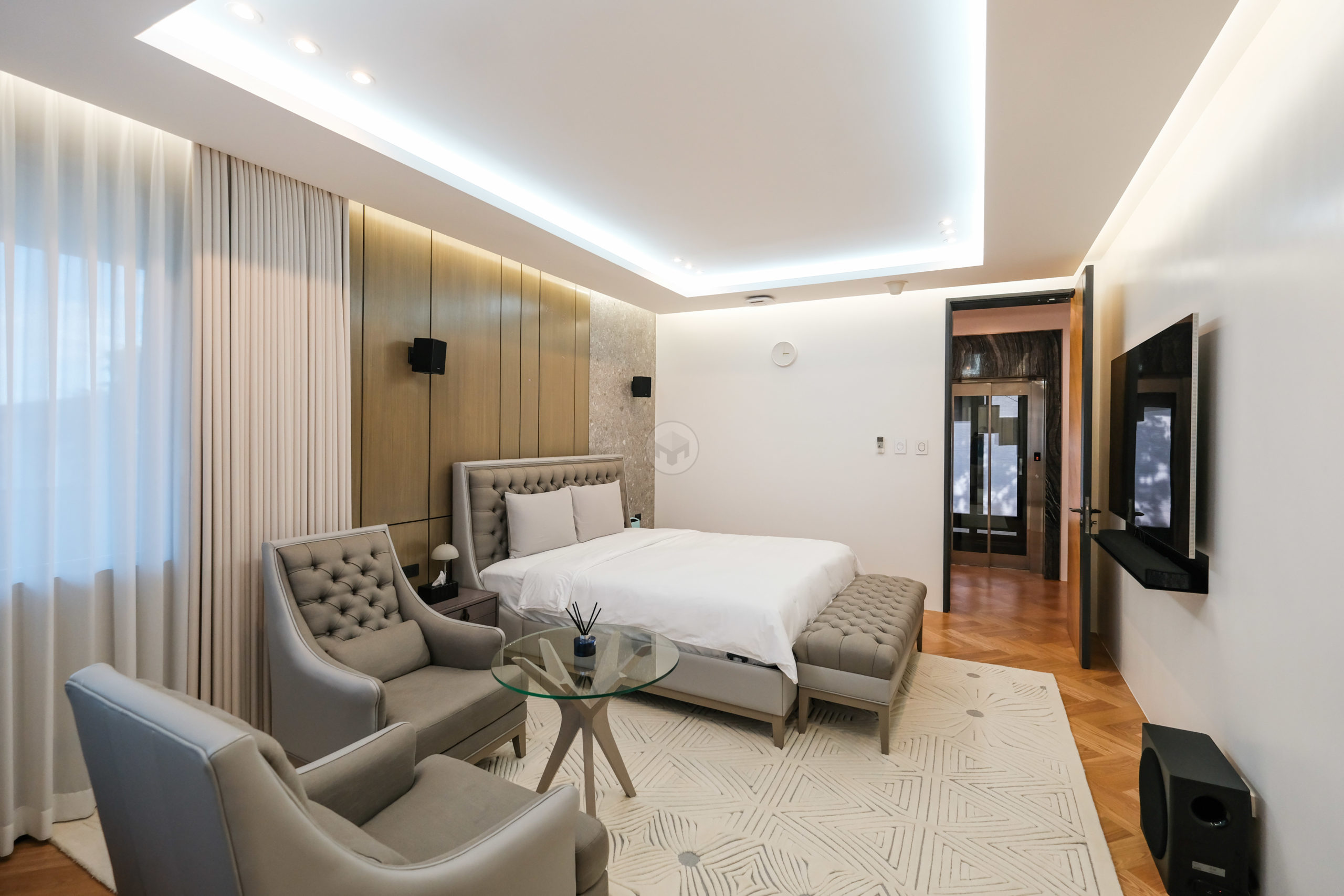 Industrial6BedroomHouseforSaleinAyalaAlabangMuntinlupa-13.jpg