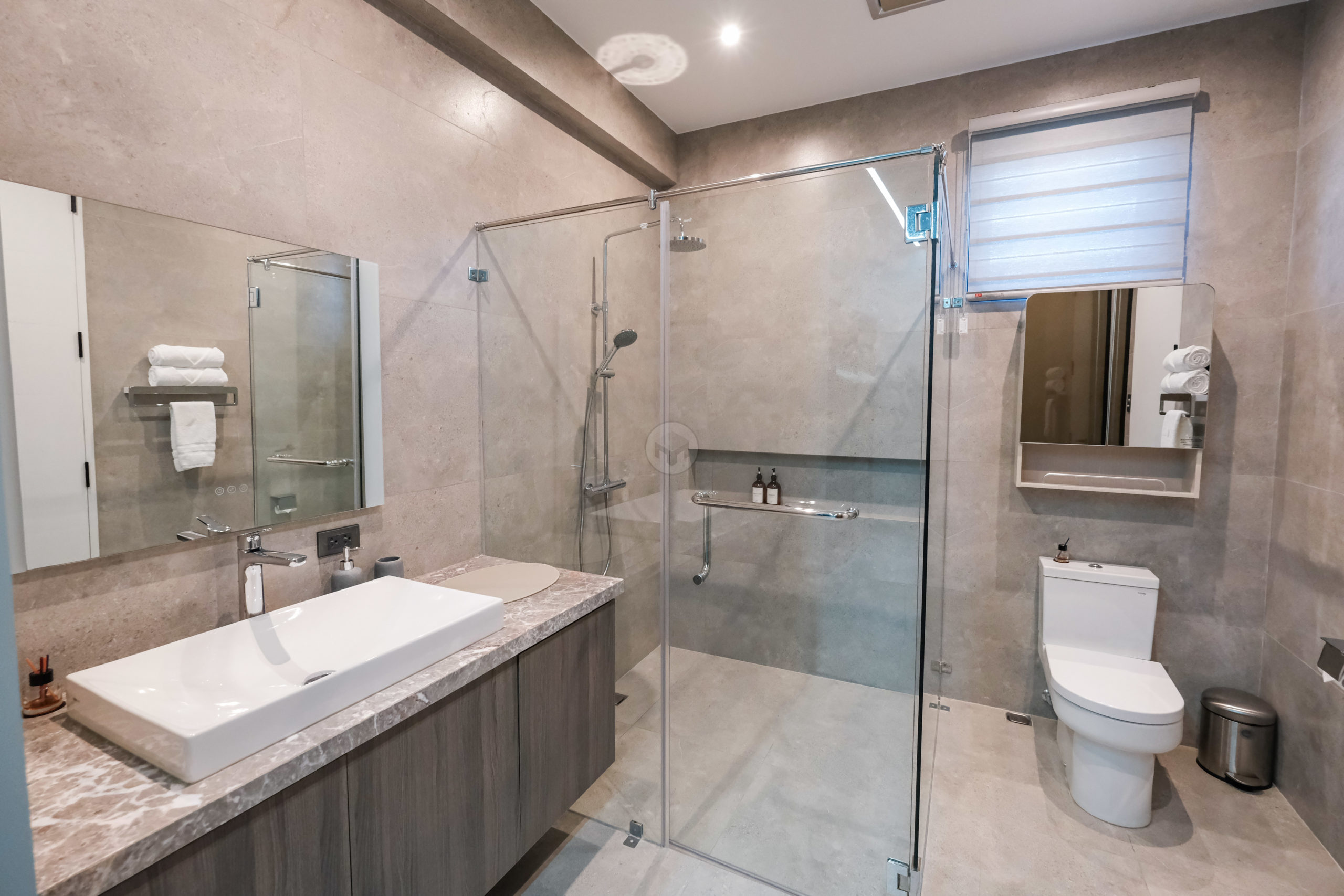Industrial6BedroomHouseforSaleinAyalaAlabangMuntinlupa-15.jpg