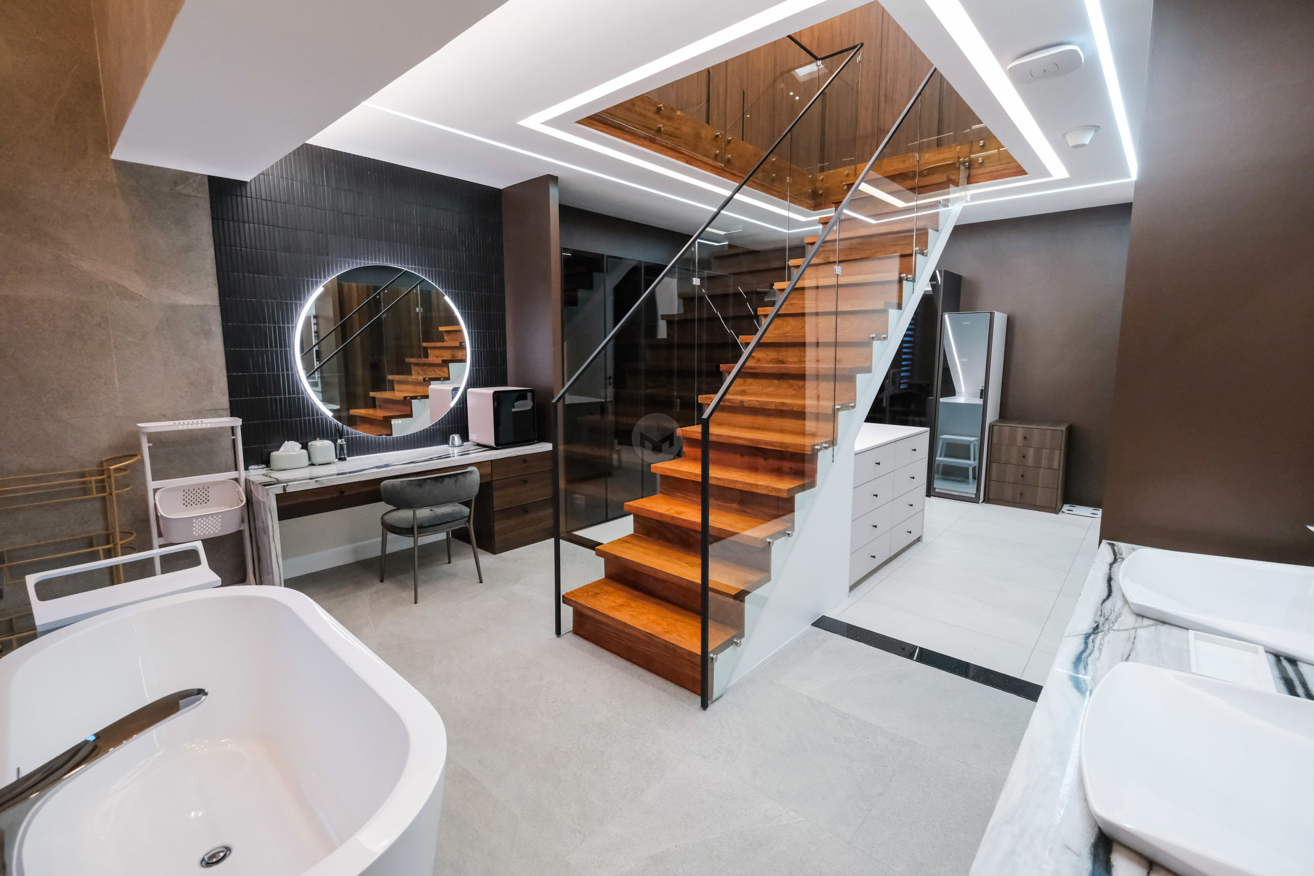 Industrial6BedroomHouseforSaleinAyalaAlabangMuntinlupa-24.jpg