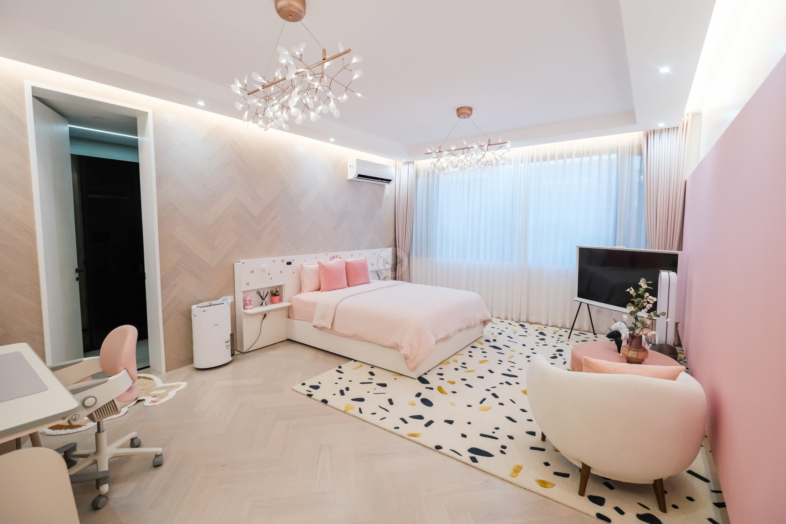 Industrial6BedroomHouseforSaleinAyalaAlabangMuntinlupa-25.jpg