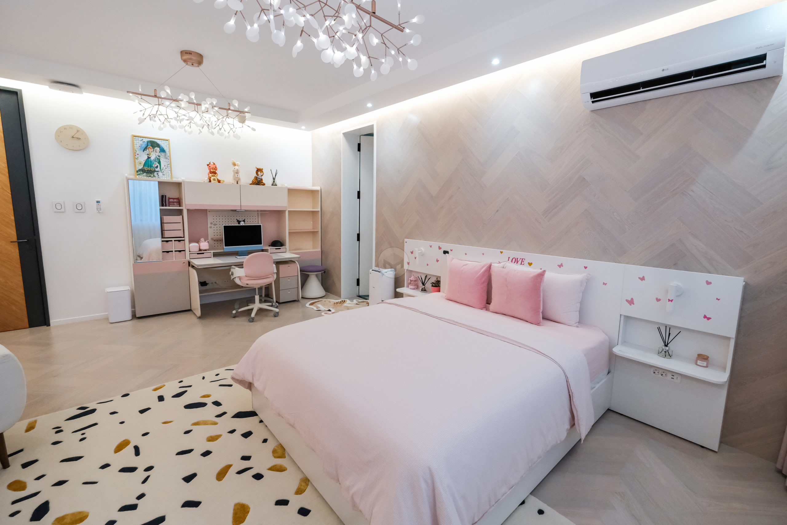 Industrial6BedroomHouseforSaleinAyalaAlabangMuntinlupa-26.jpg