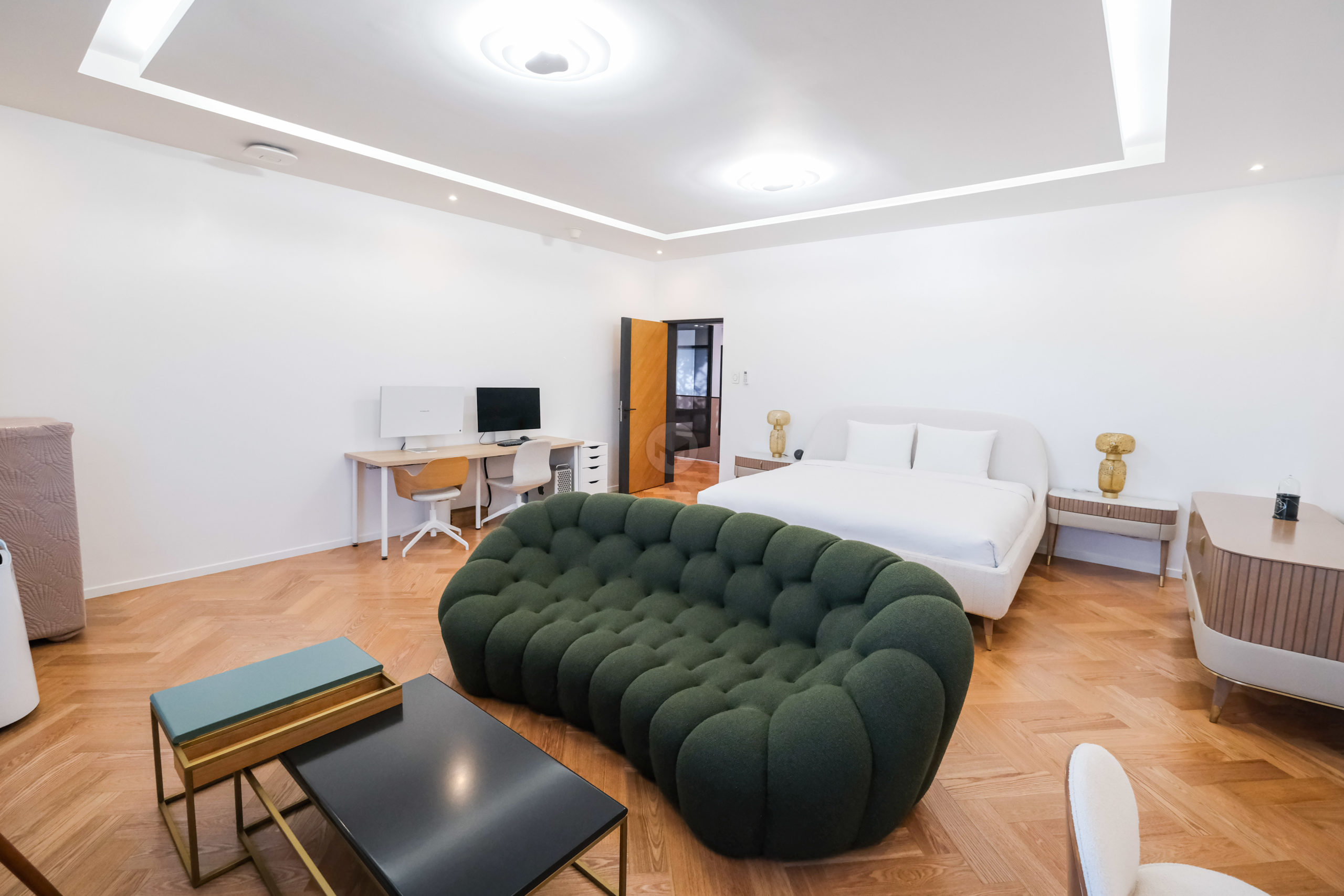 Industrial6BedroomHouseforSaleinAyalaAlabangMuntinlupa-29.jpg