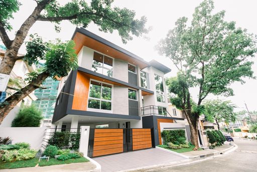 Ultra-Modern5BedroomHouseandLotforSaleinQuezonCity-1.jpg