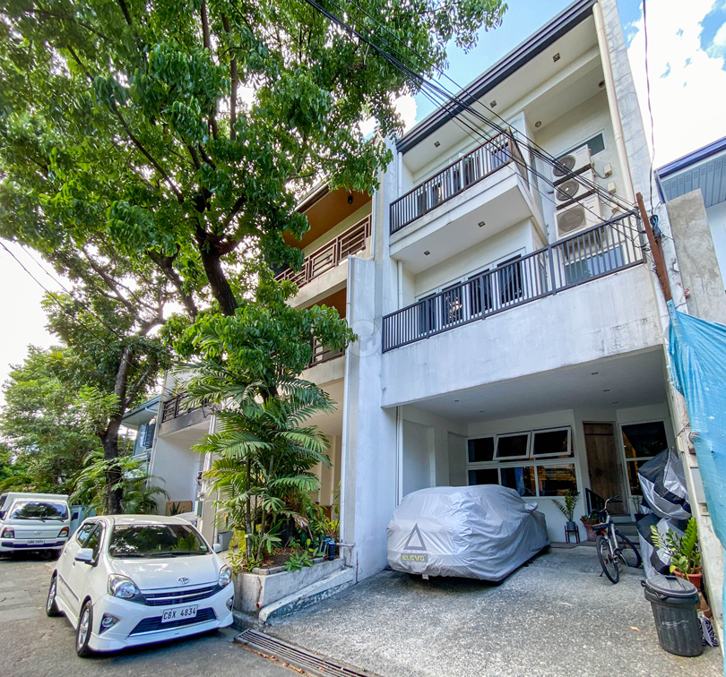 Dazzling5BedroomHouseandLotforSaleinPalmVillageMakatiCity-1.jpg