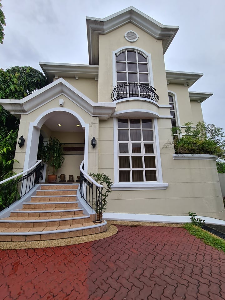 Outstanding4BedroomHouseandLotforSaleinCorinthianHills-1.jpg
