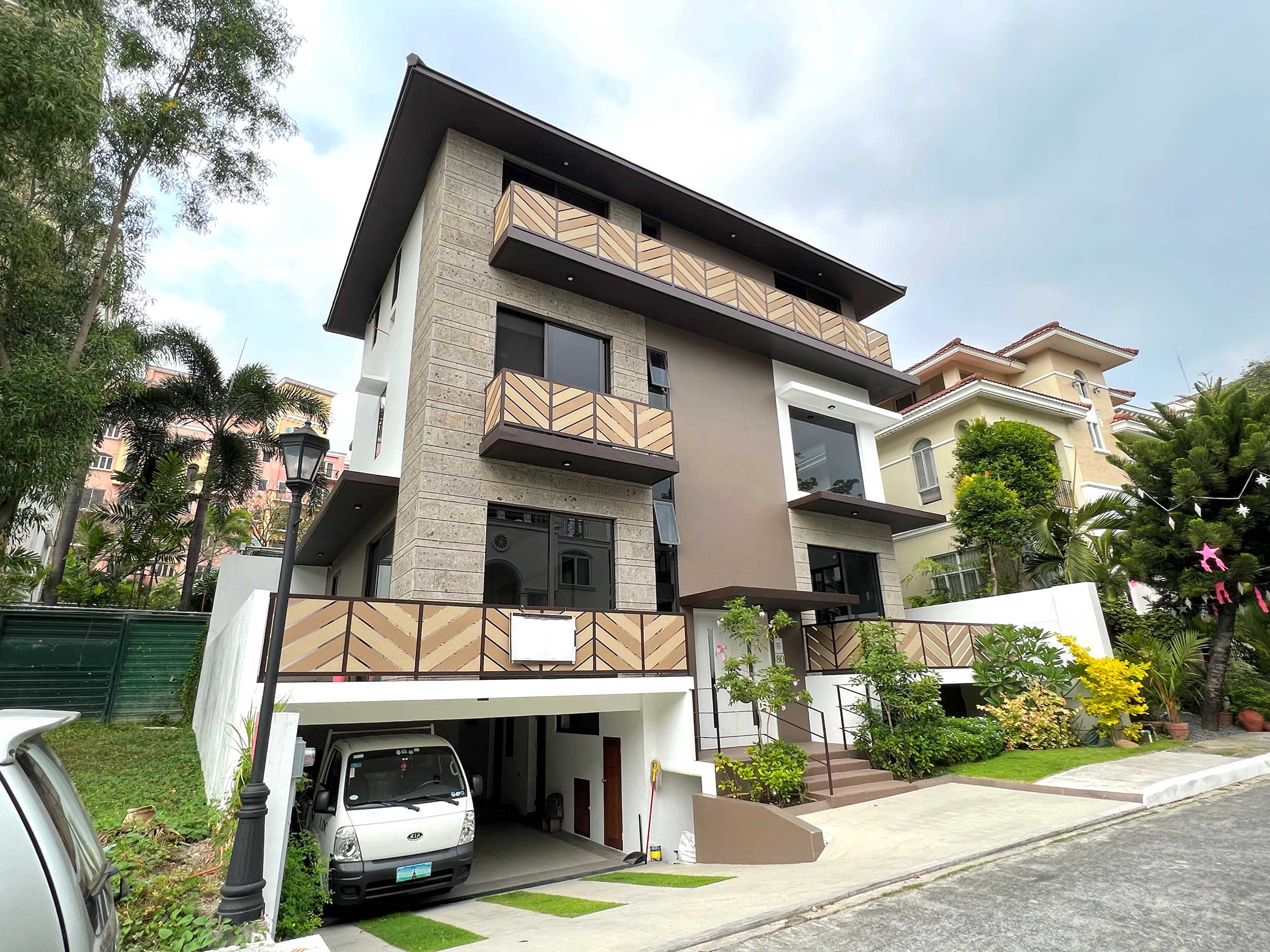 Contemporary5BedroomHouseandLotforSaleinTaguigCity-2.jpg