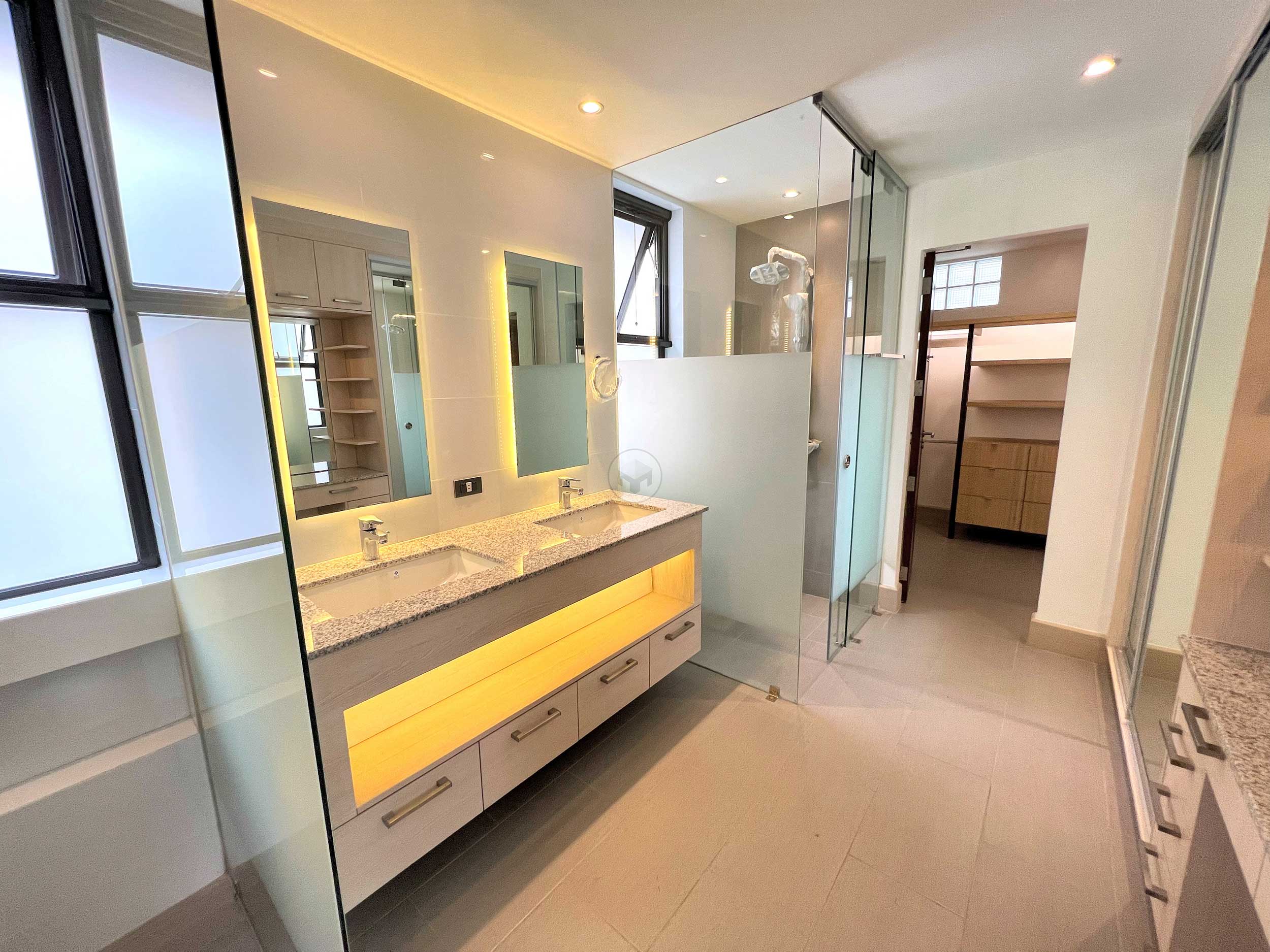 Contemporary5BedroomHouseandLotforSaleinTaguigCity-20.jpg