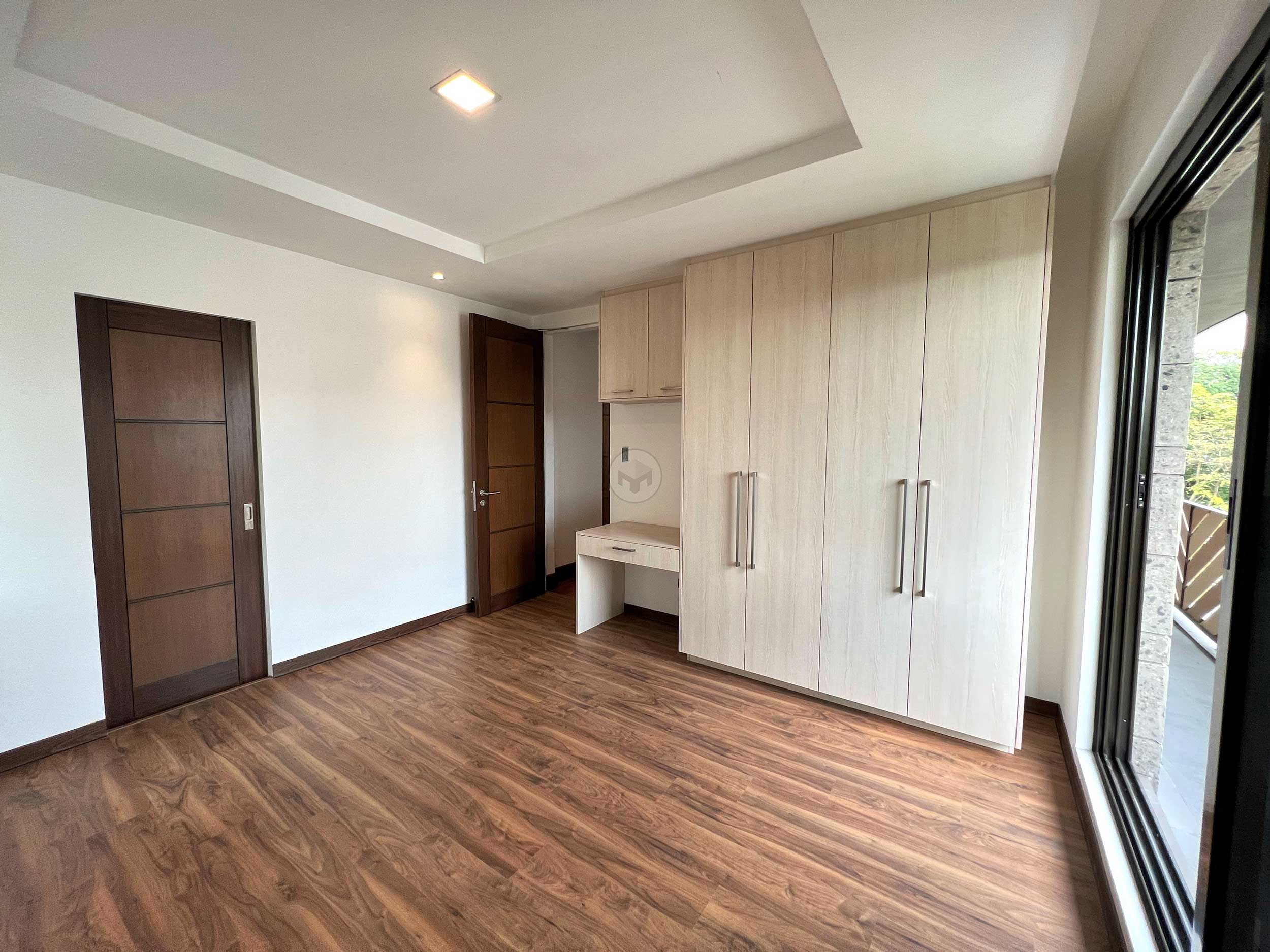 Contemporary5BedroomHouseandLotforSaleinTaguigCity-24.jpg