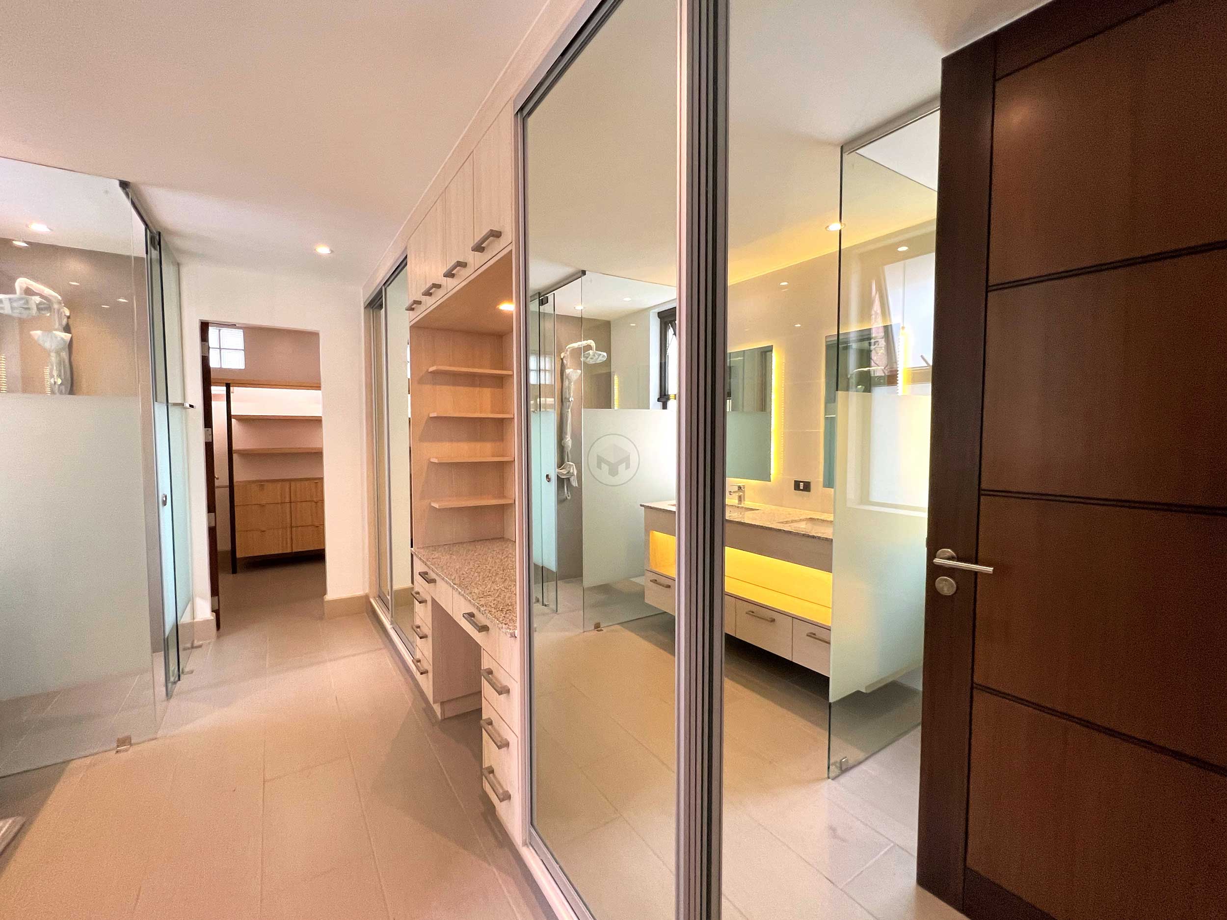 Contemporary5BedroomHouseandLotforSaleinTaguigCity-27.jpg