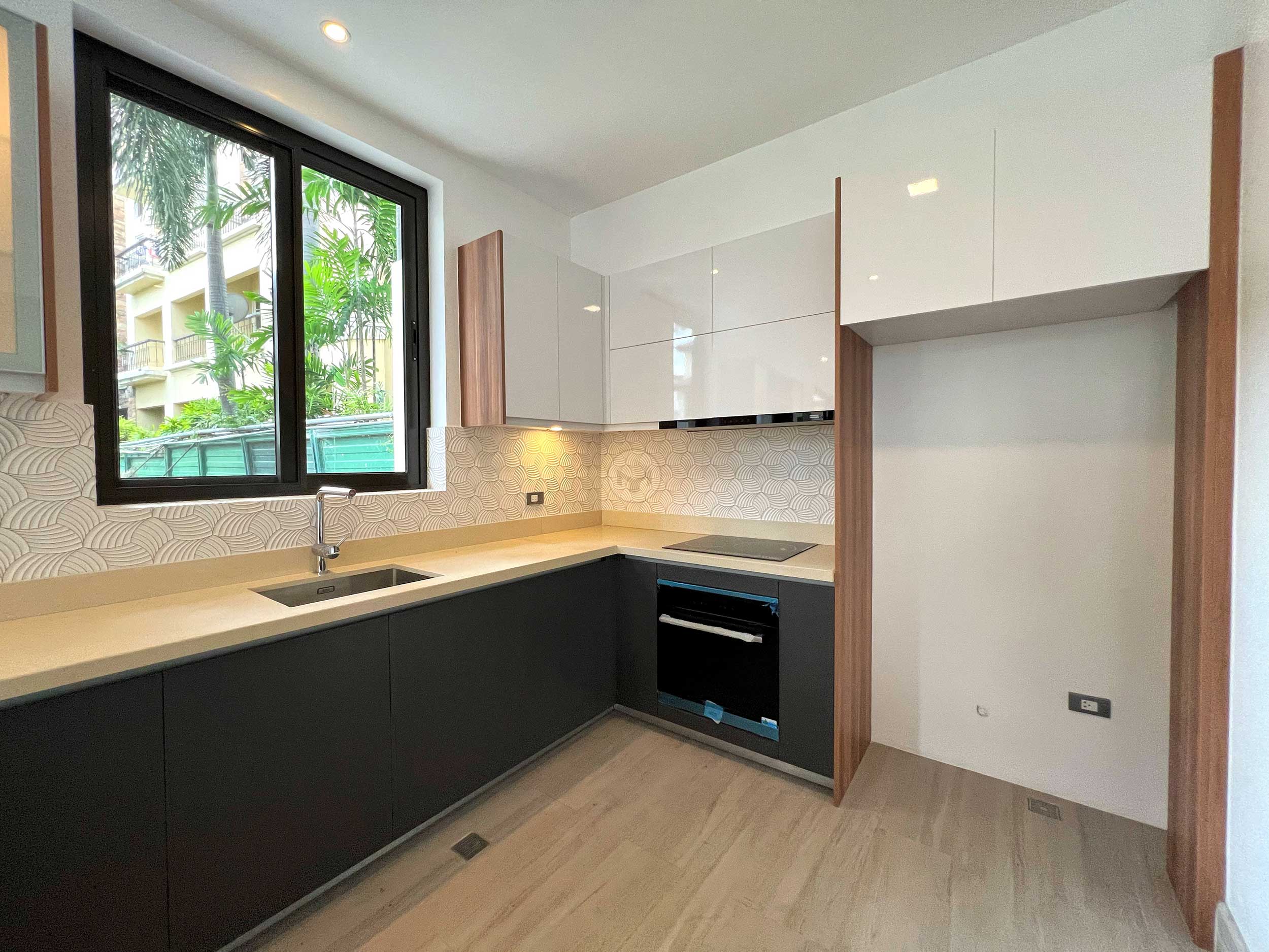 Contemporary5BedroomHouseandLotforSaleinTaguigCity-28.jpg