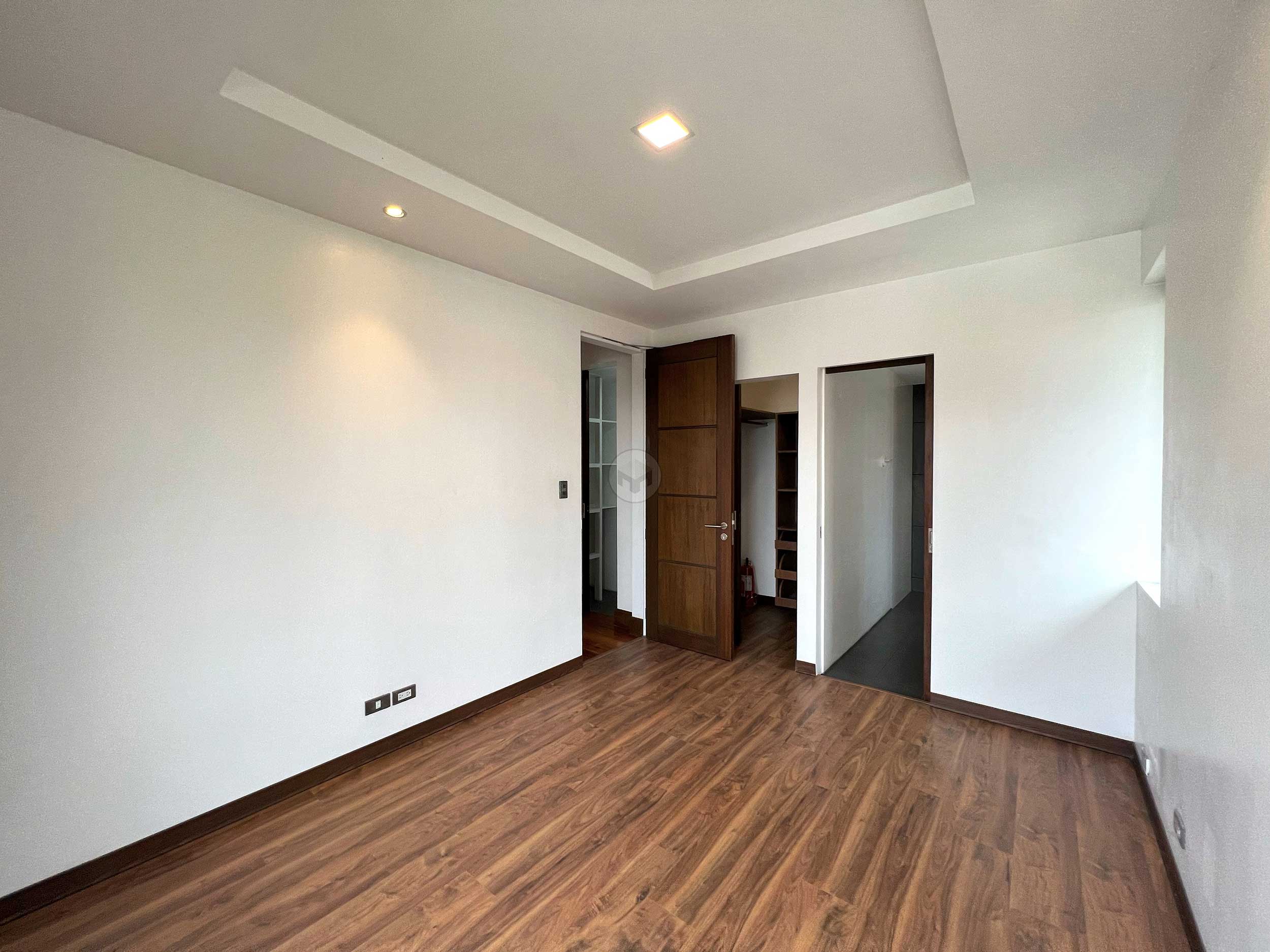 Contemporary5BedroomHouseandLotforSaleinTaguigCity-32.jpg