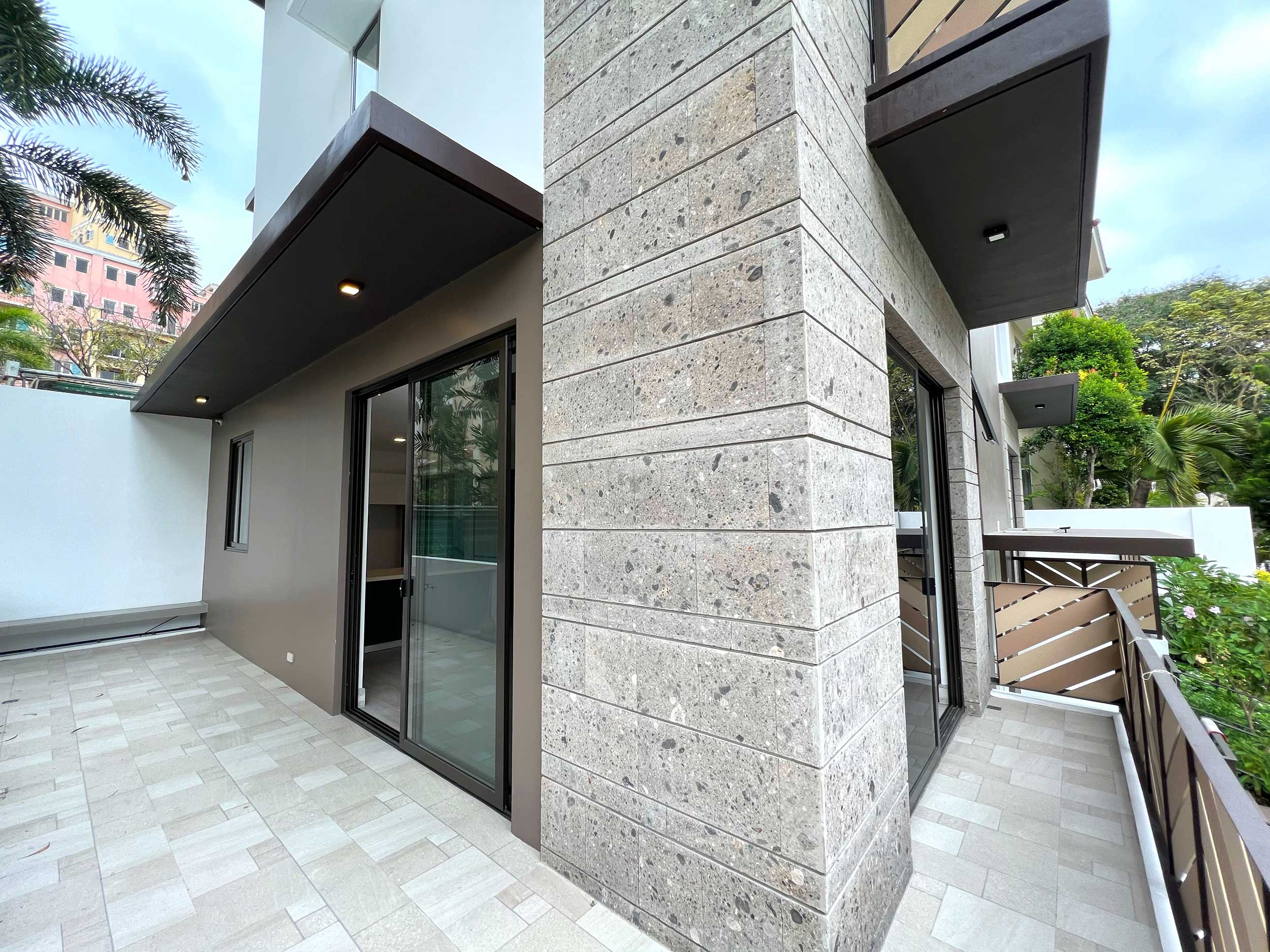 Contemporary5BedroomHouseandLotforSaleinTaguigCity-35.jpg