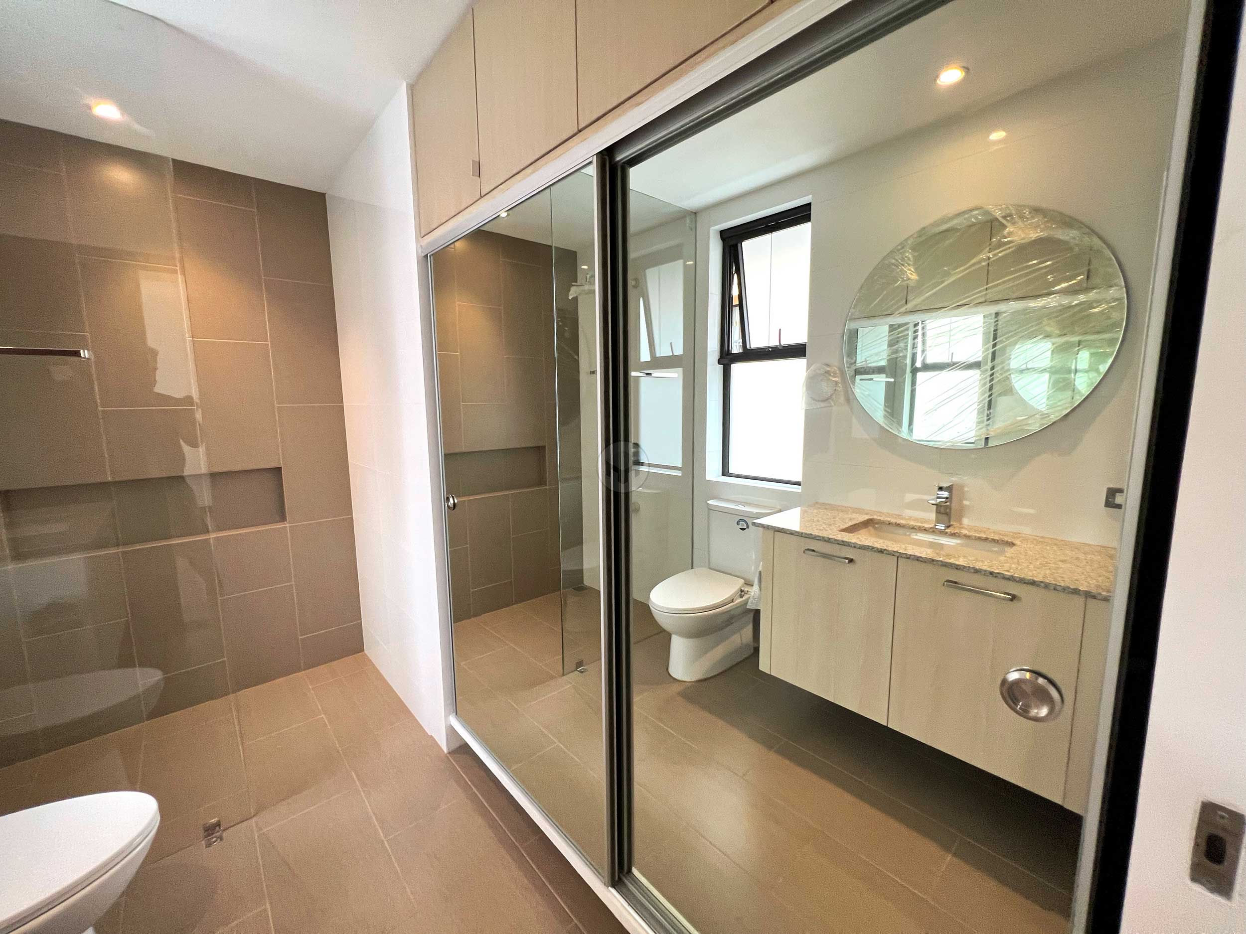 Contemporary5BedroomHouseandLotforSaleinTaguigCity-36.jpg