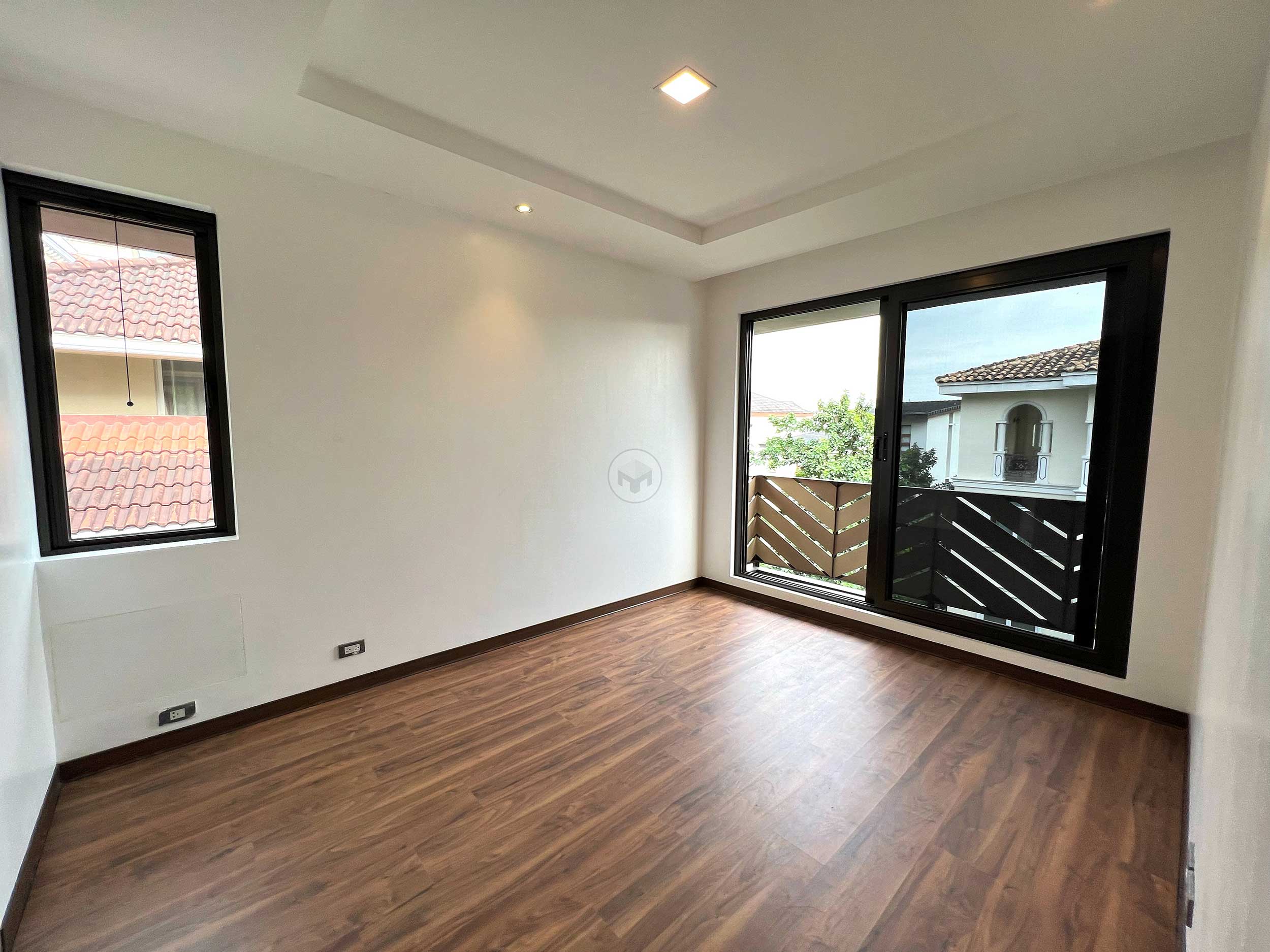 Contemporary5BedroomHouseandLotforSaleinTaguigCity-37.jpg