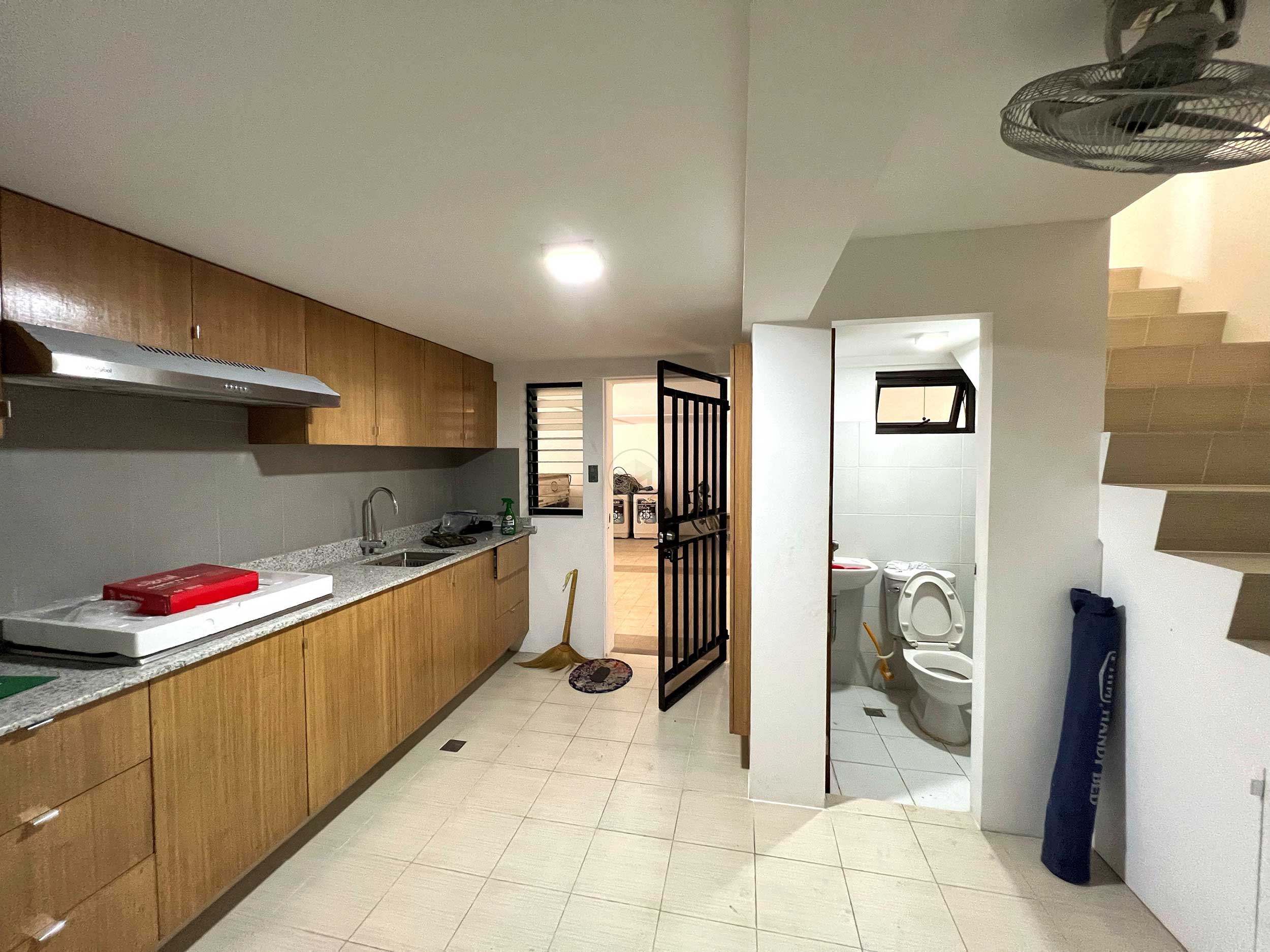 Contemporary5BedroomHouseandLotforSaleinTaguigCity-16.jpg