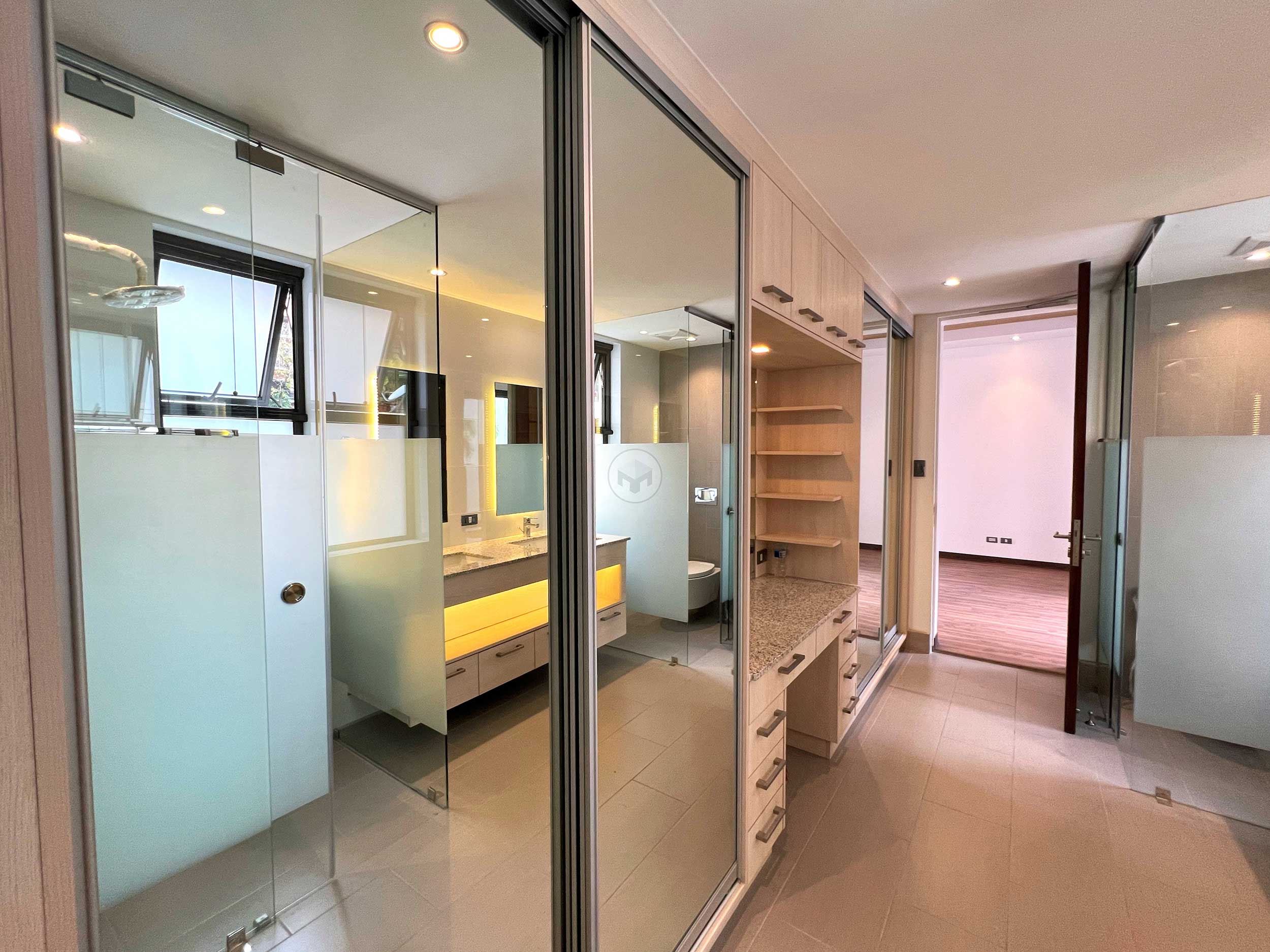 Contemporary5BedroomHouseandLotforSaleinTaguigCity-18.jpg
