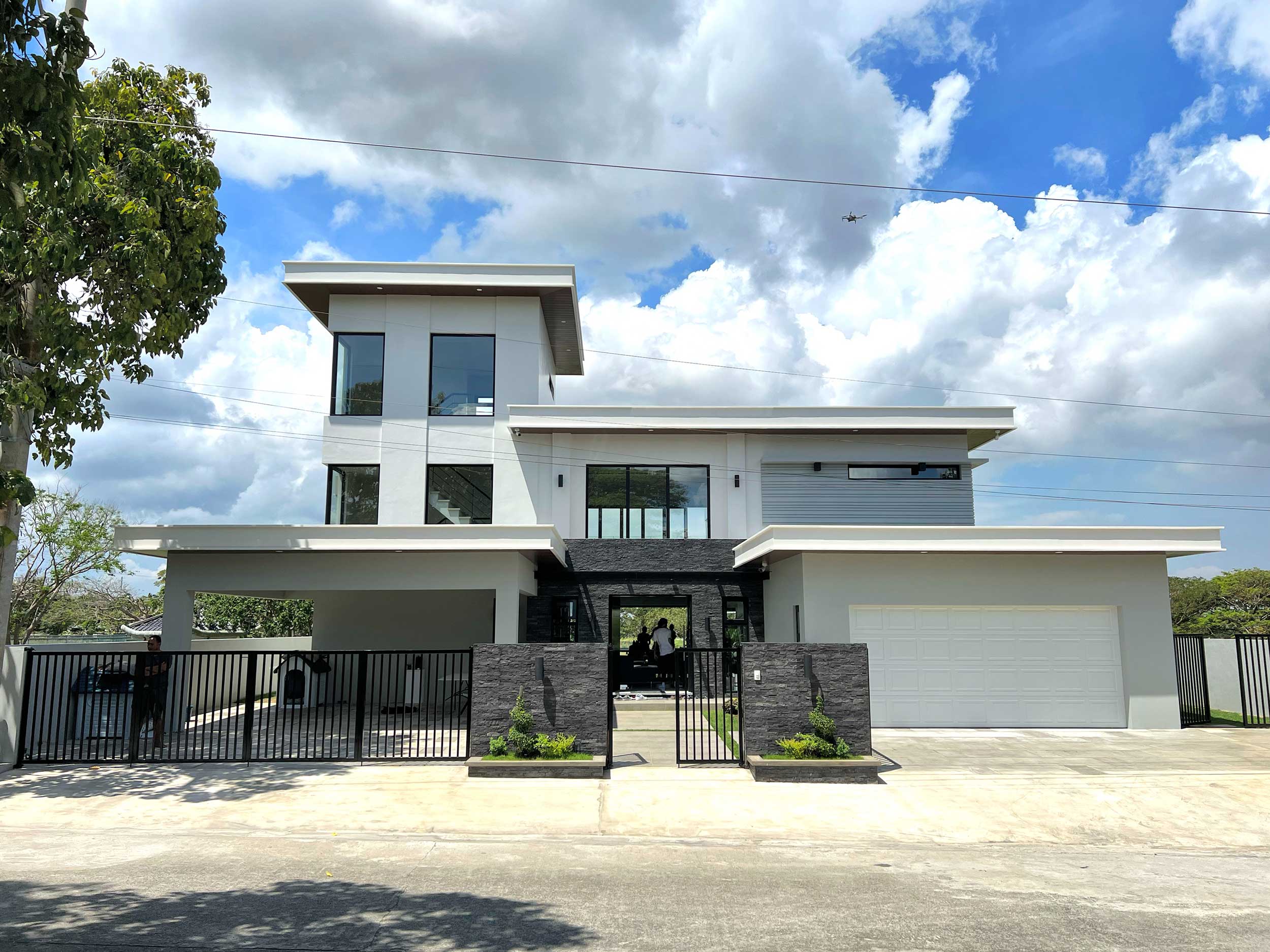 Spectacular4BedroomHouseandLotforSaleinEagleRidgeGolfCommunityCavite-1.jpg