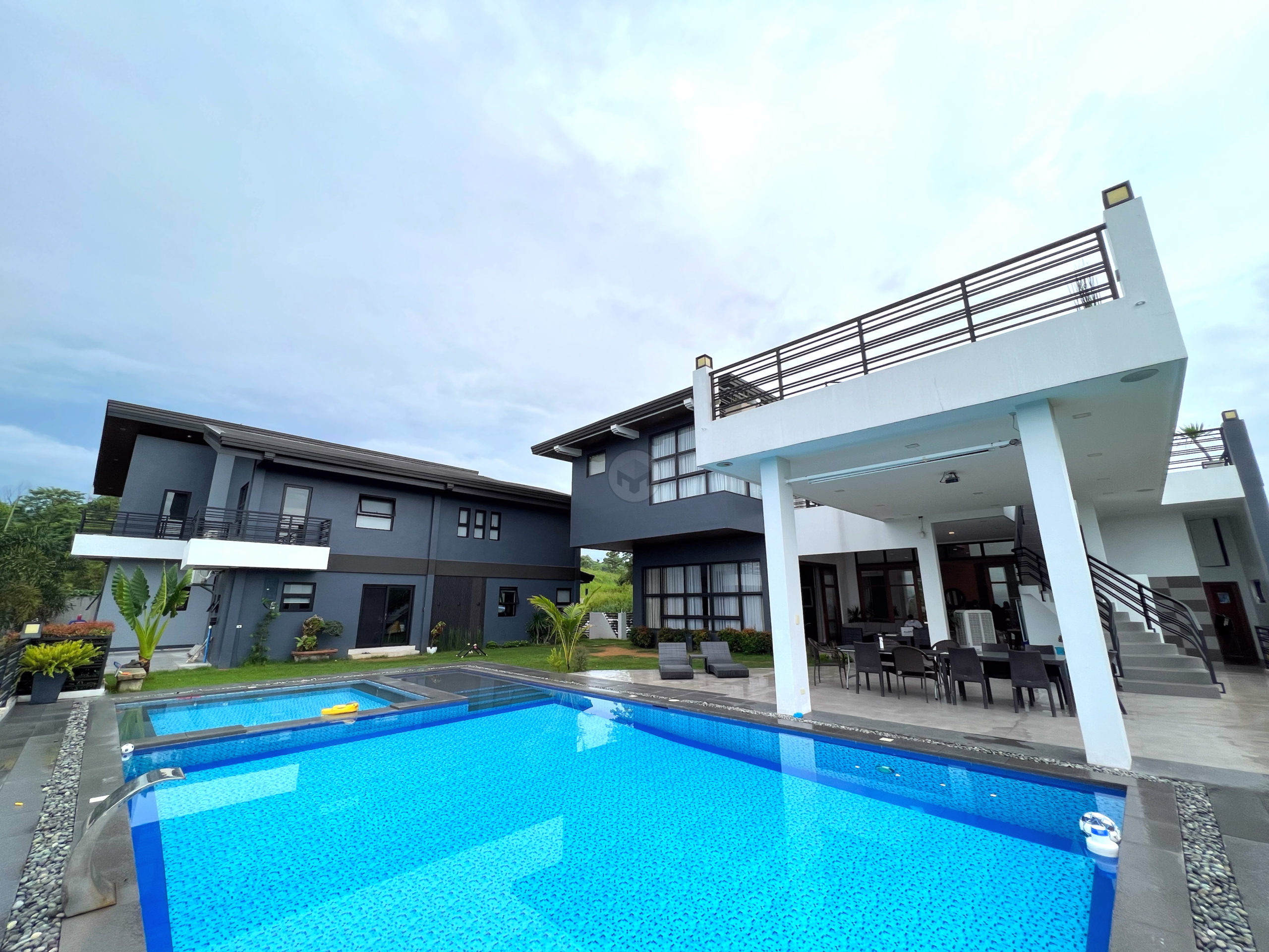 Immaculate12BedroomHouseandLotforSaleinParkridgeEstates-31.jpg