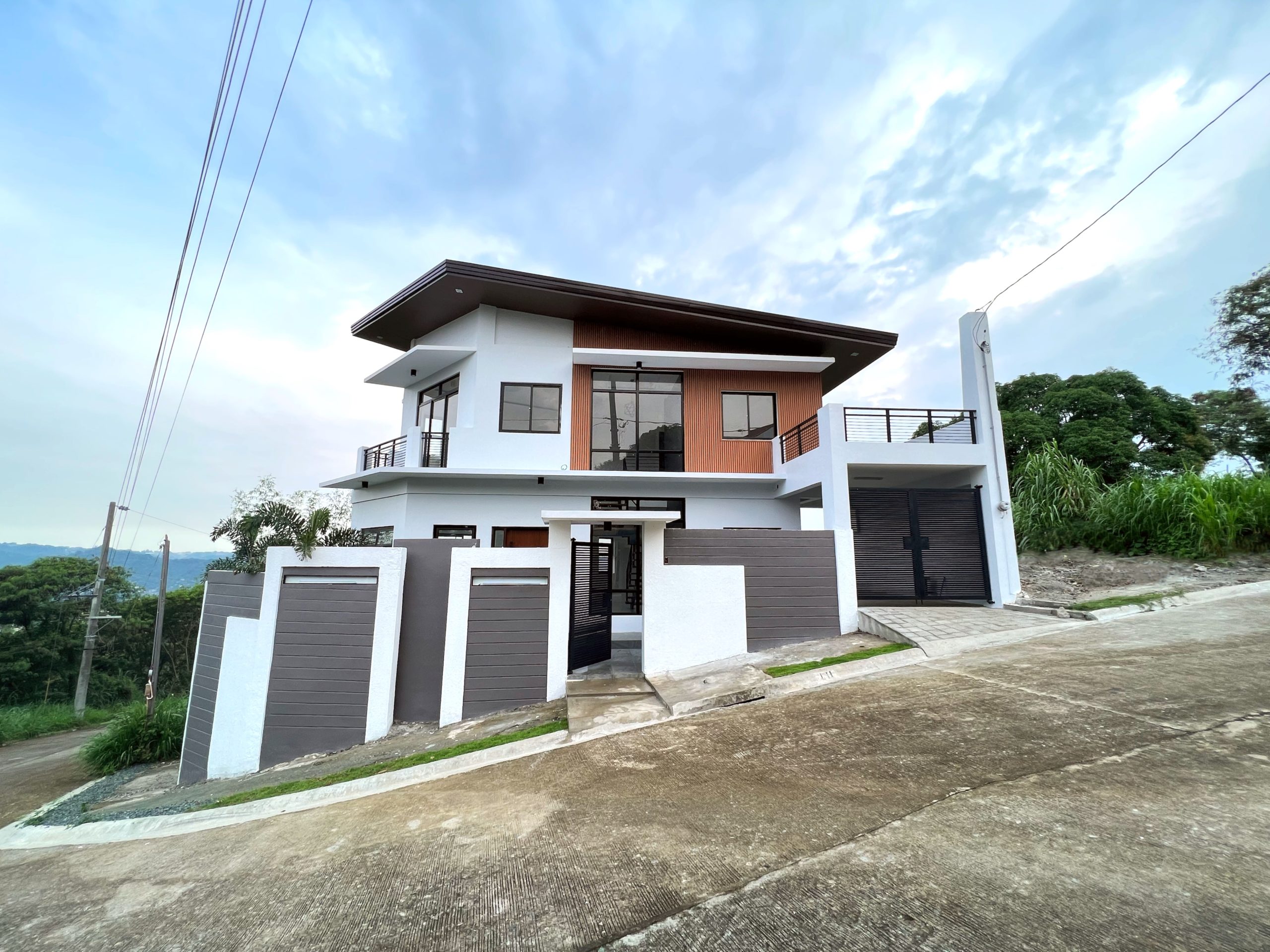 Cosmopolitan4BedroomHouseandLotforSaleinSunValleyAntipolo-1.jpg