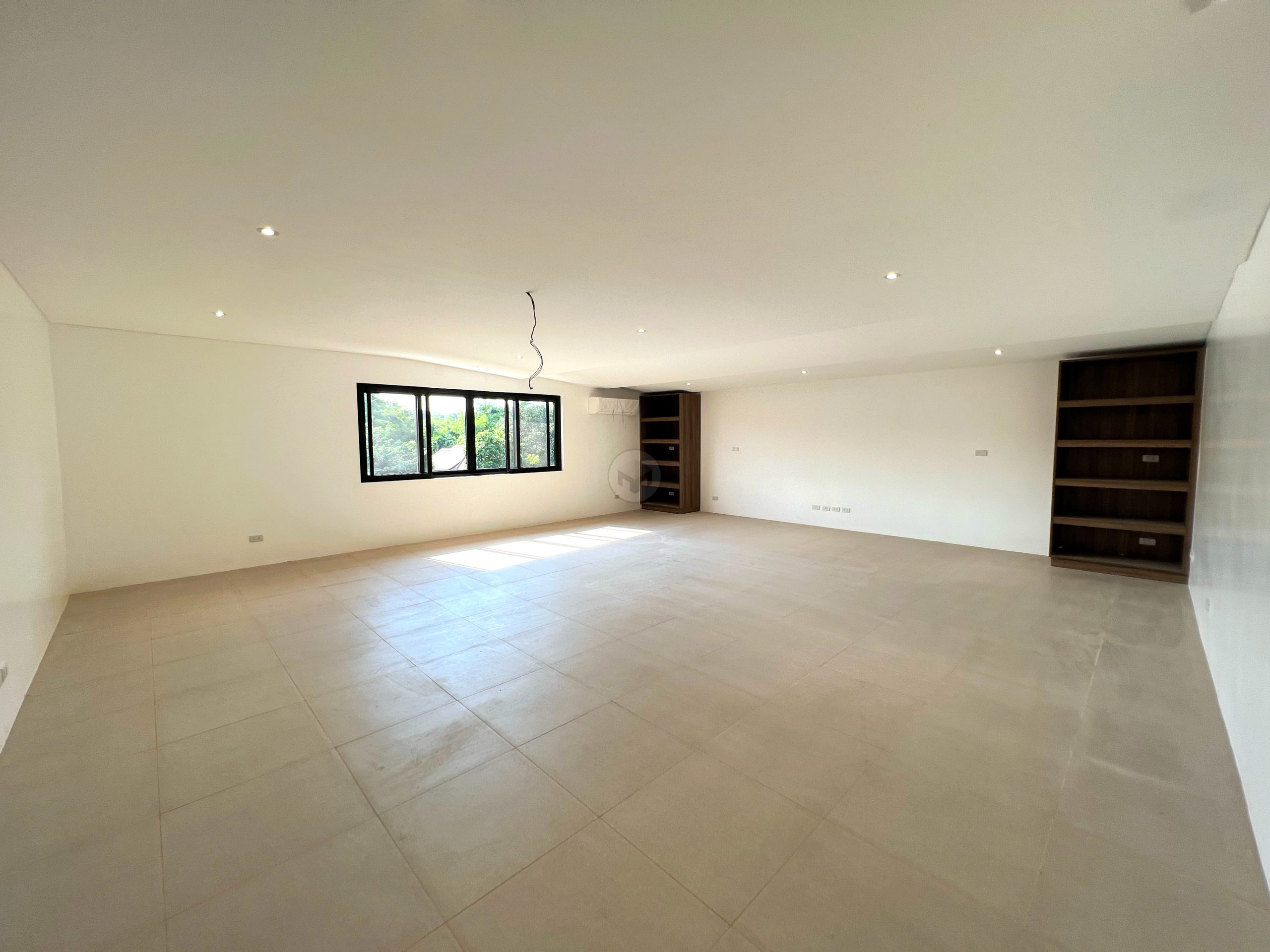 Stunning7BedroomHouseandLotforSaleinCapitolHillsGolf-5.jpg