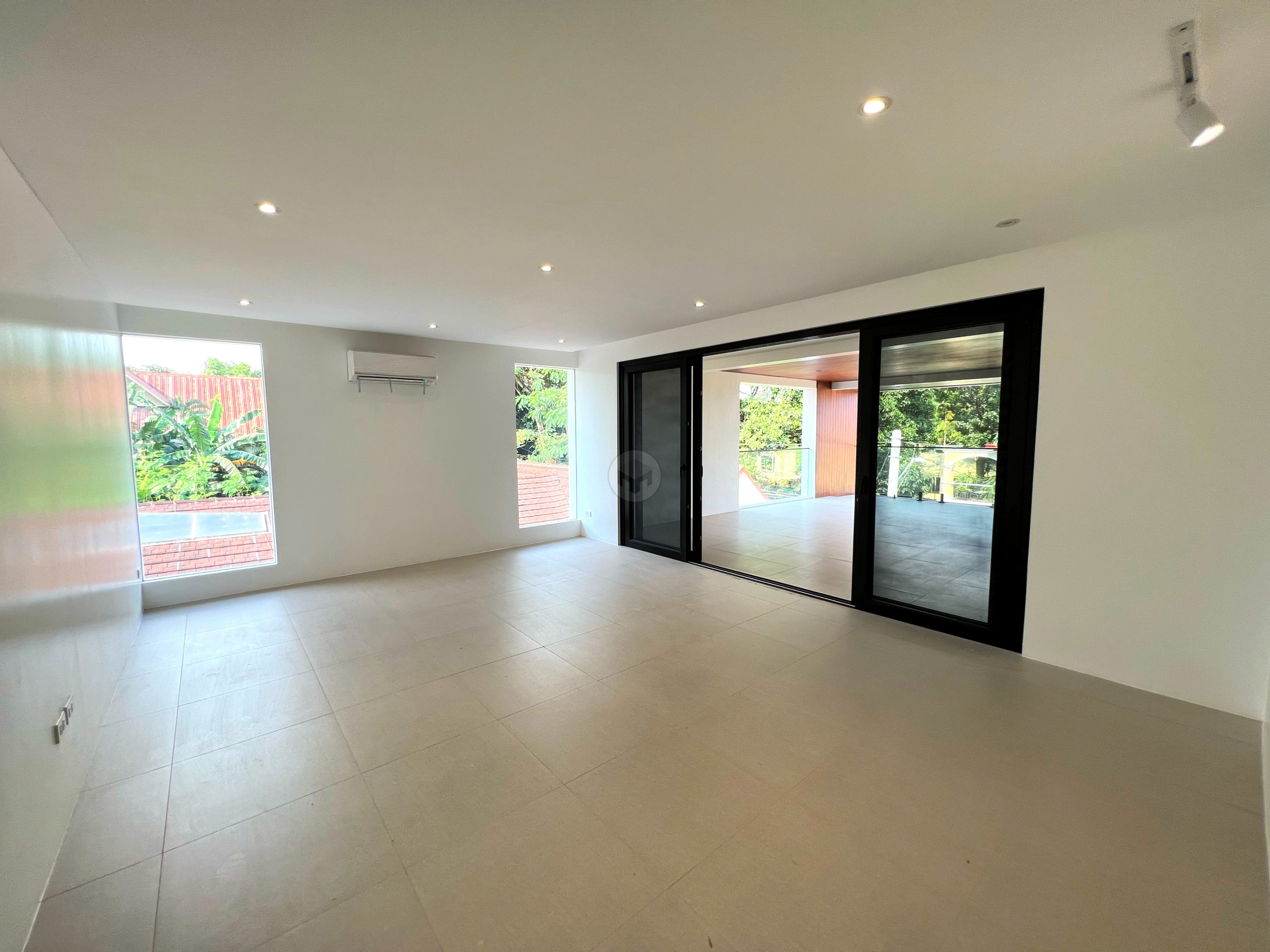 Stunning7BedroomHouseandLotforSaleinCapitolHillsGolf-6.jpg
