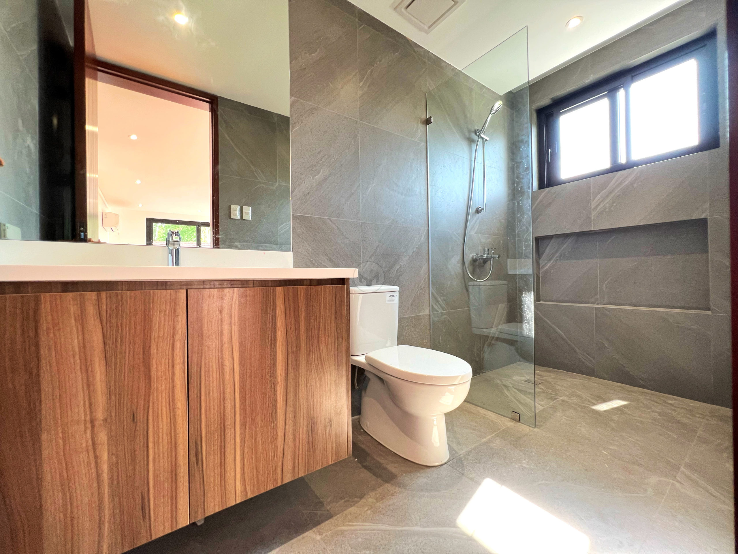 Stunning7BedroomHouseandLotforSaleinCapitolHillsGolf-24.jpg
