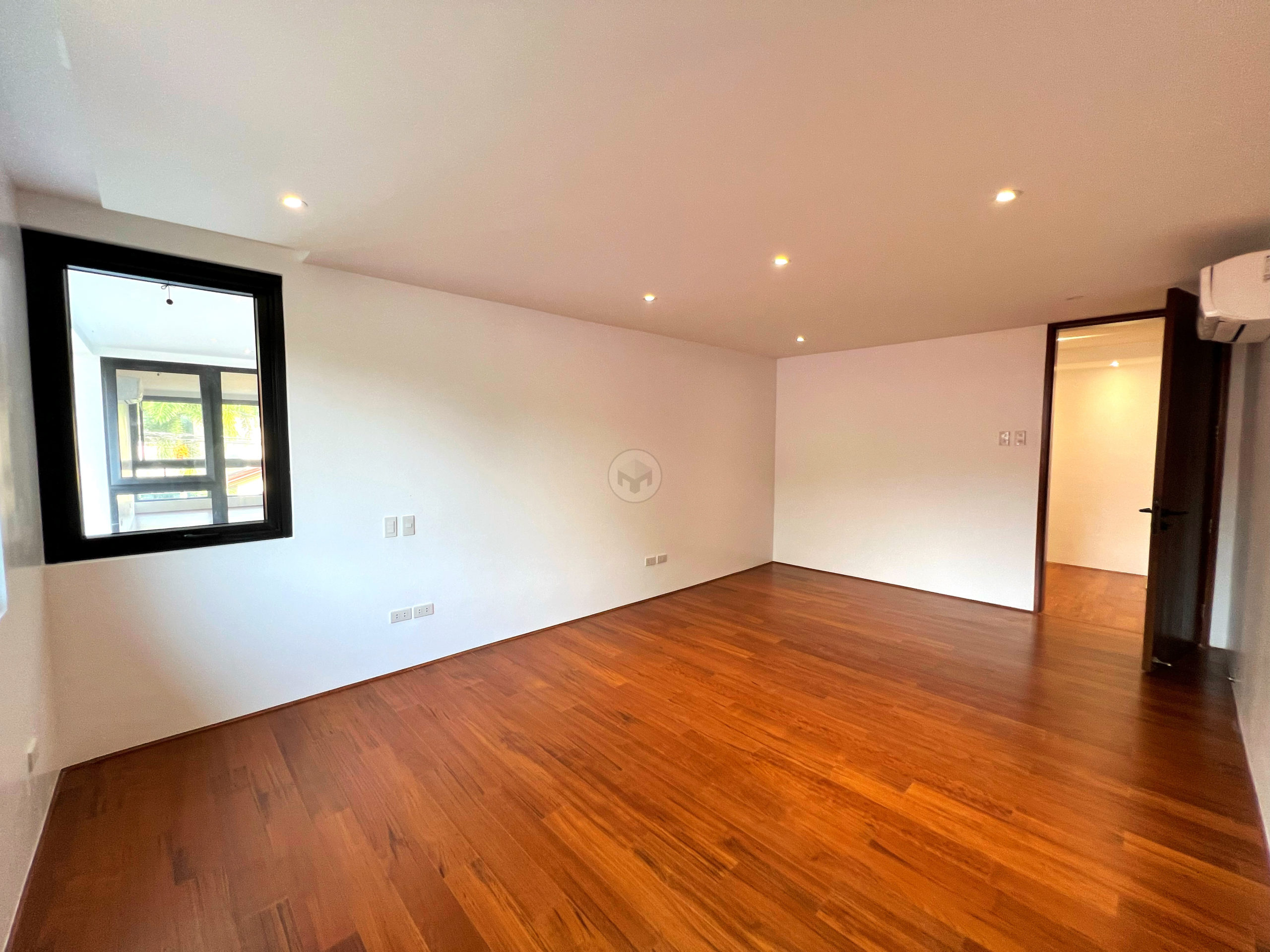 Stunning7BedroomHouseandLotforSaleinCapitolHillsGolf-33.jpg