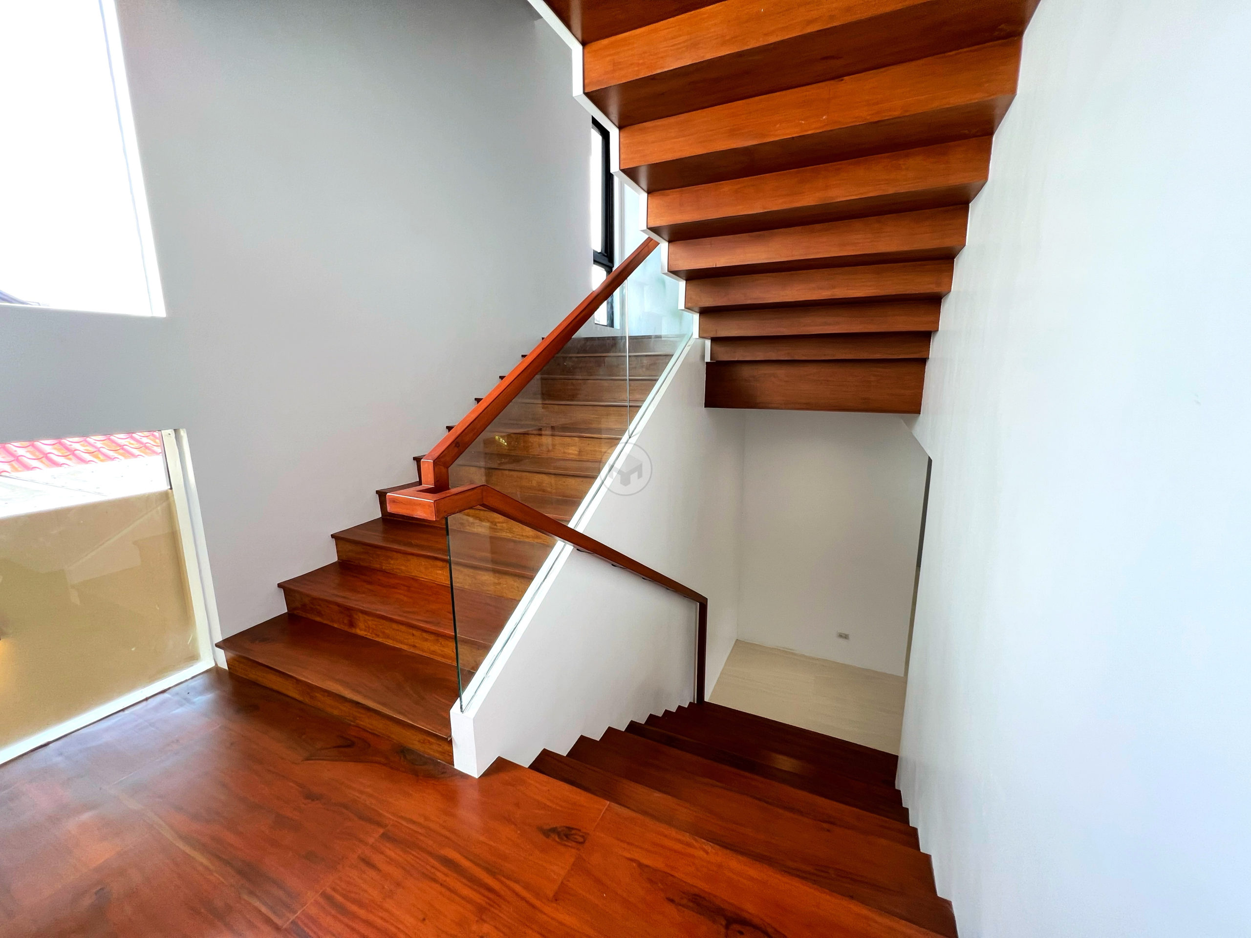 Stunning7BedroomHouseandLotforSaleinCapitolHillsGolf-36.jpg