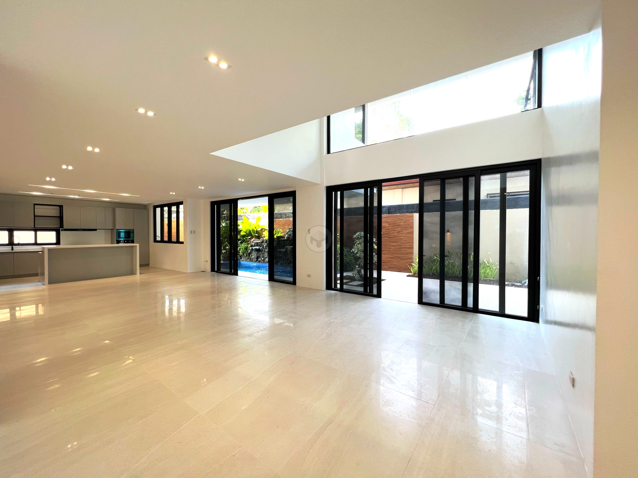Stunning7BedroomHouseandLotforSaleinCapitolHillsGolf-10.jpg