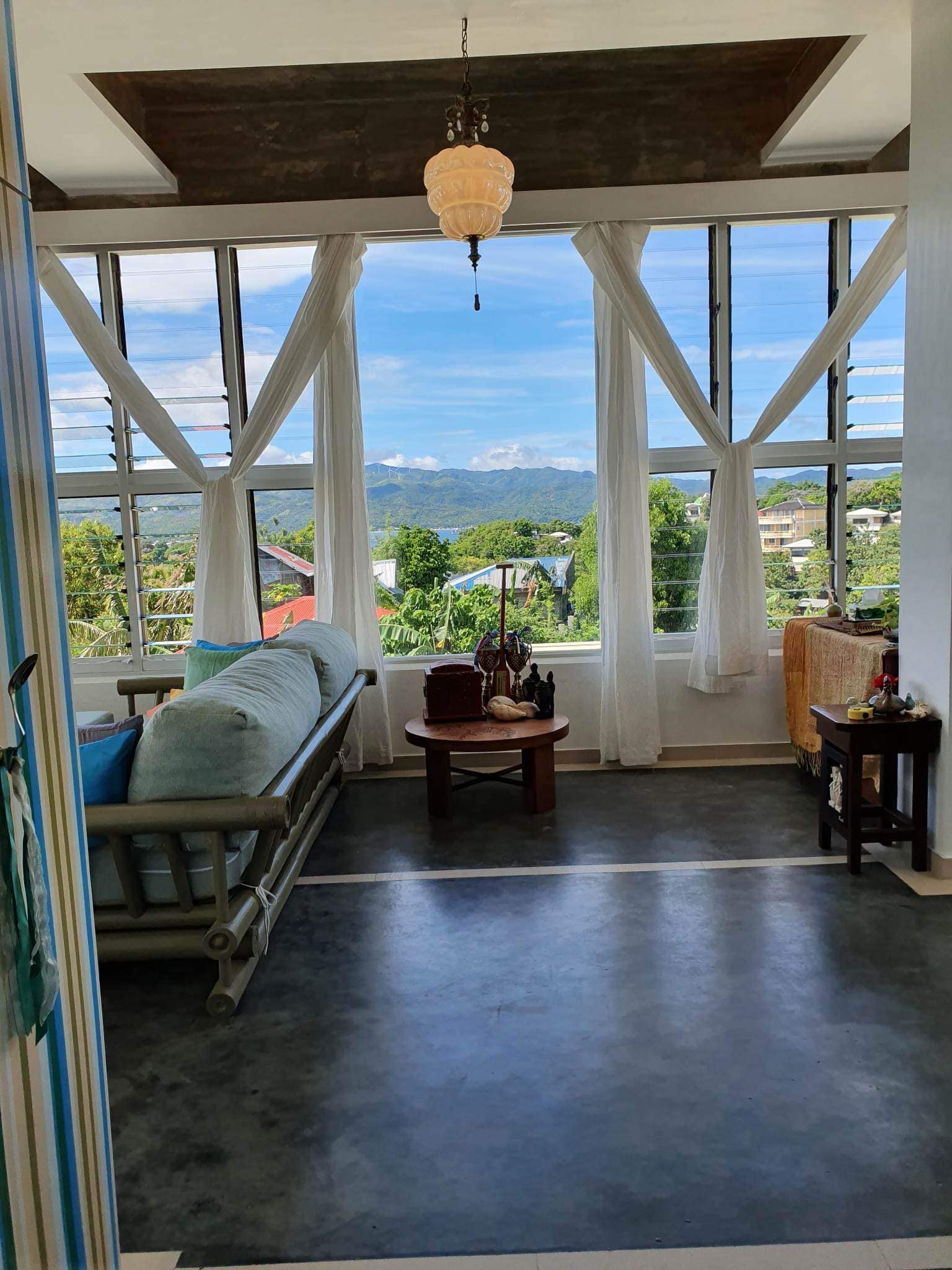 Attractive5BedroomHouseforSaleinBoracay-2.jpg