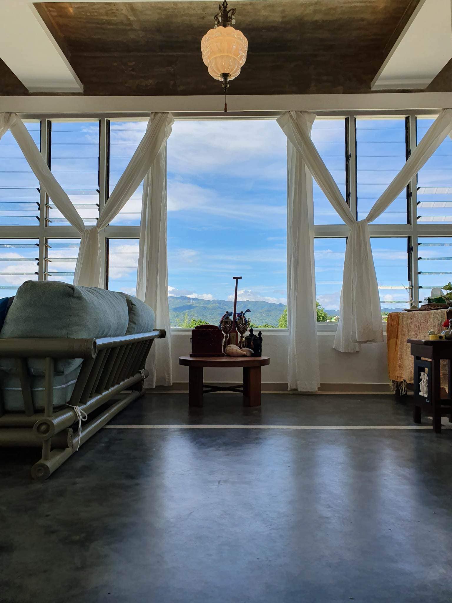 Attractive5BedroomHouseforSaleinBoracay-3.jpg