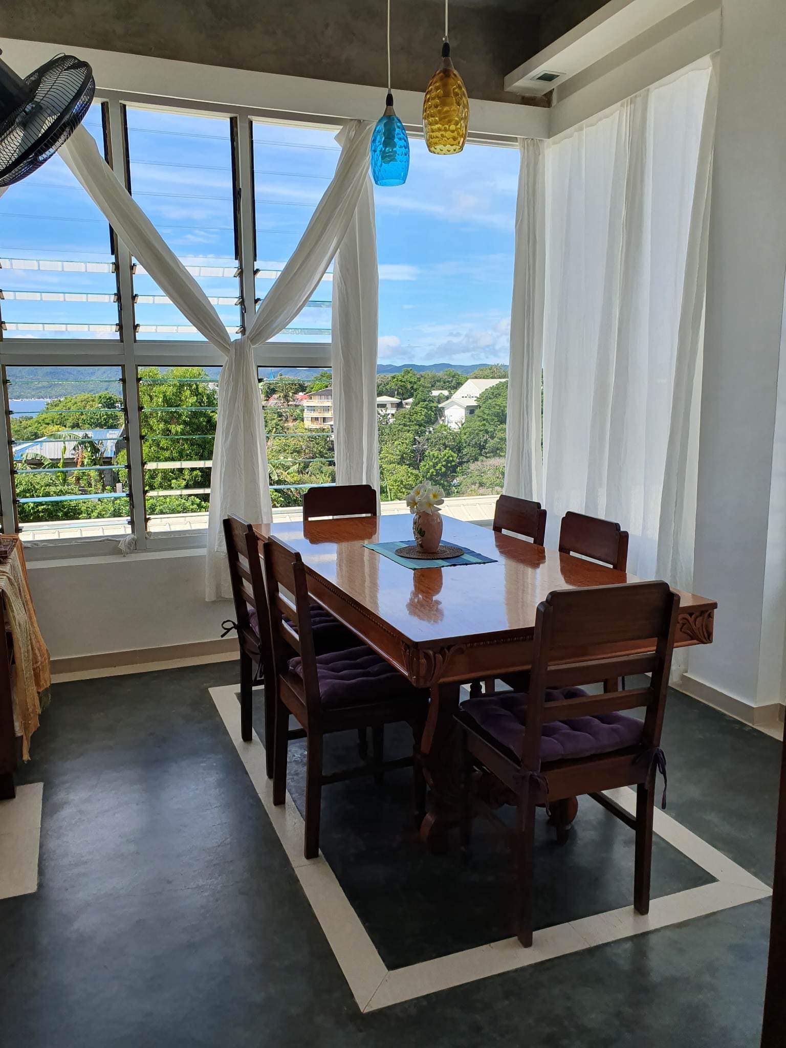 Attractive5BedroomHouseforSaleinBoracay-7.jpg