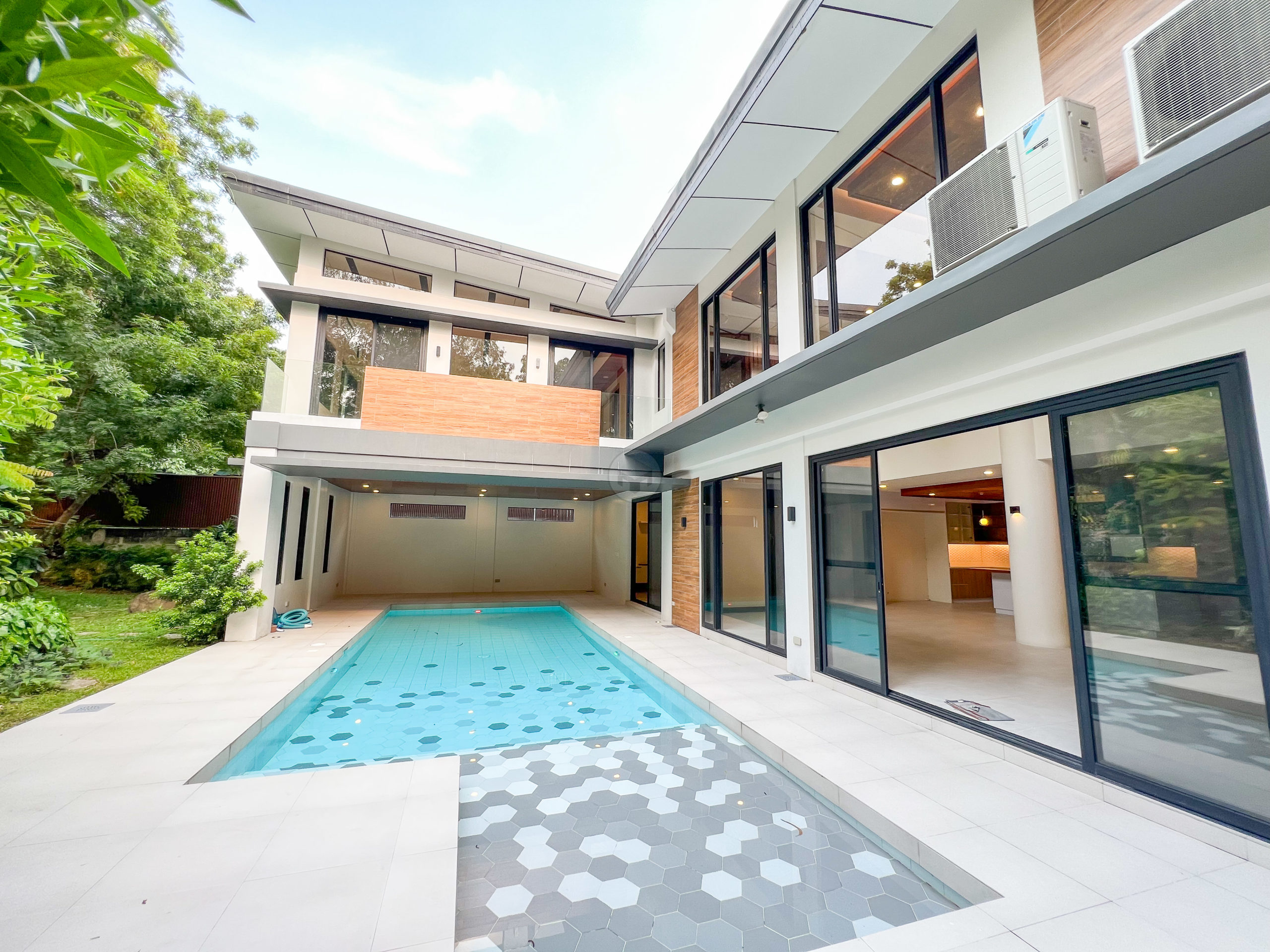 AState-of-the-Art4BedroomHouseforSaleinAyalaAlabang-22.jpg