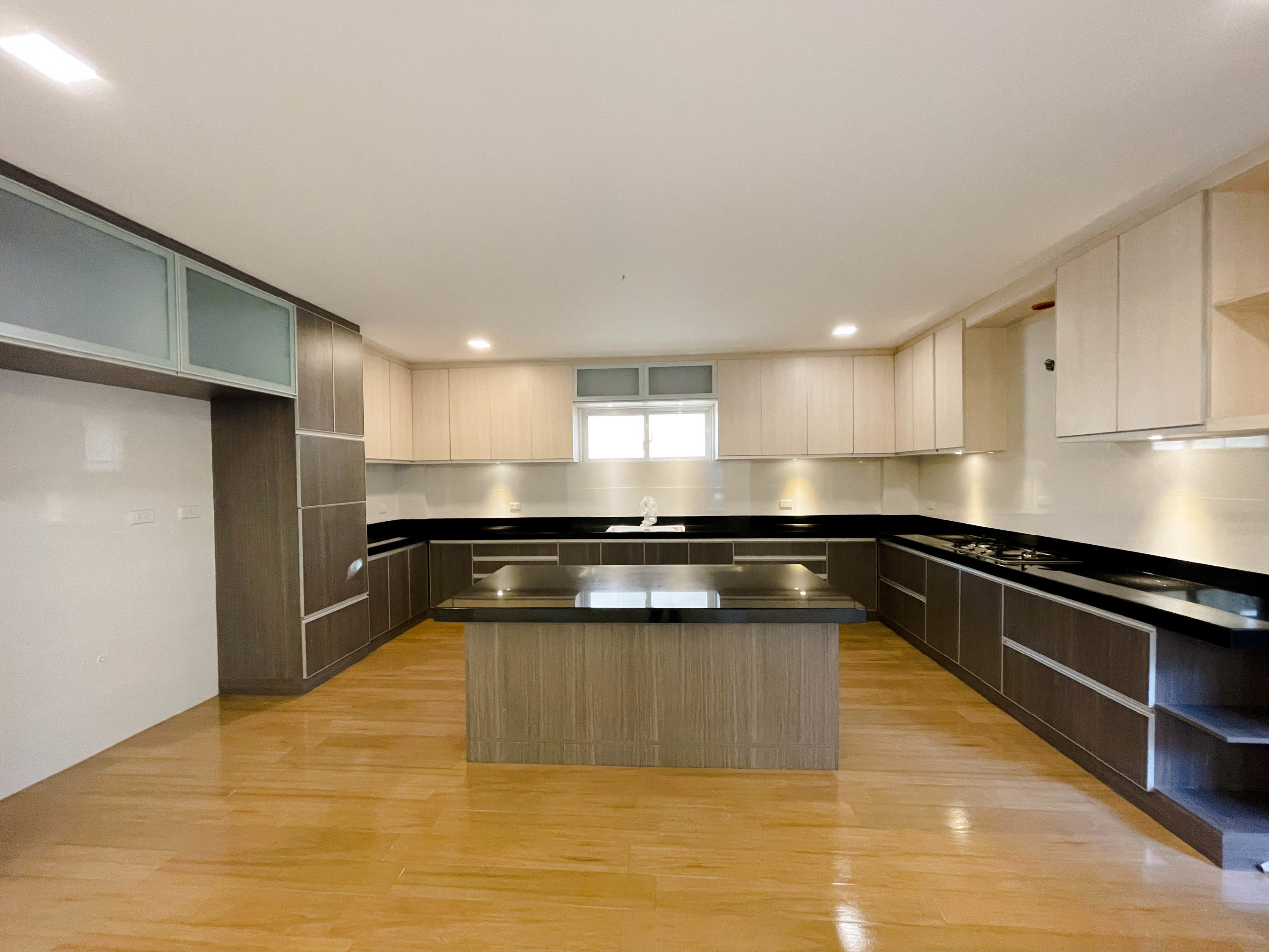 Graceful4BedroomHouseforSaleinQuezonCity-10.jpg