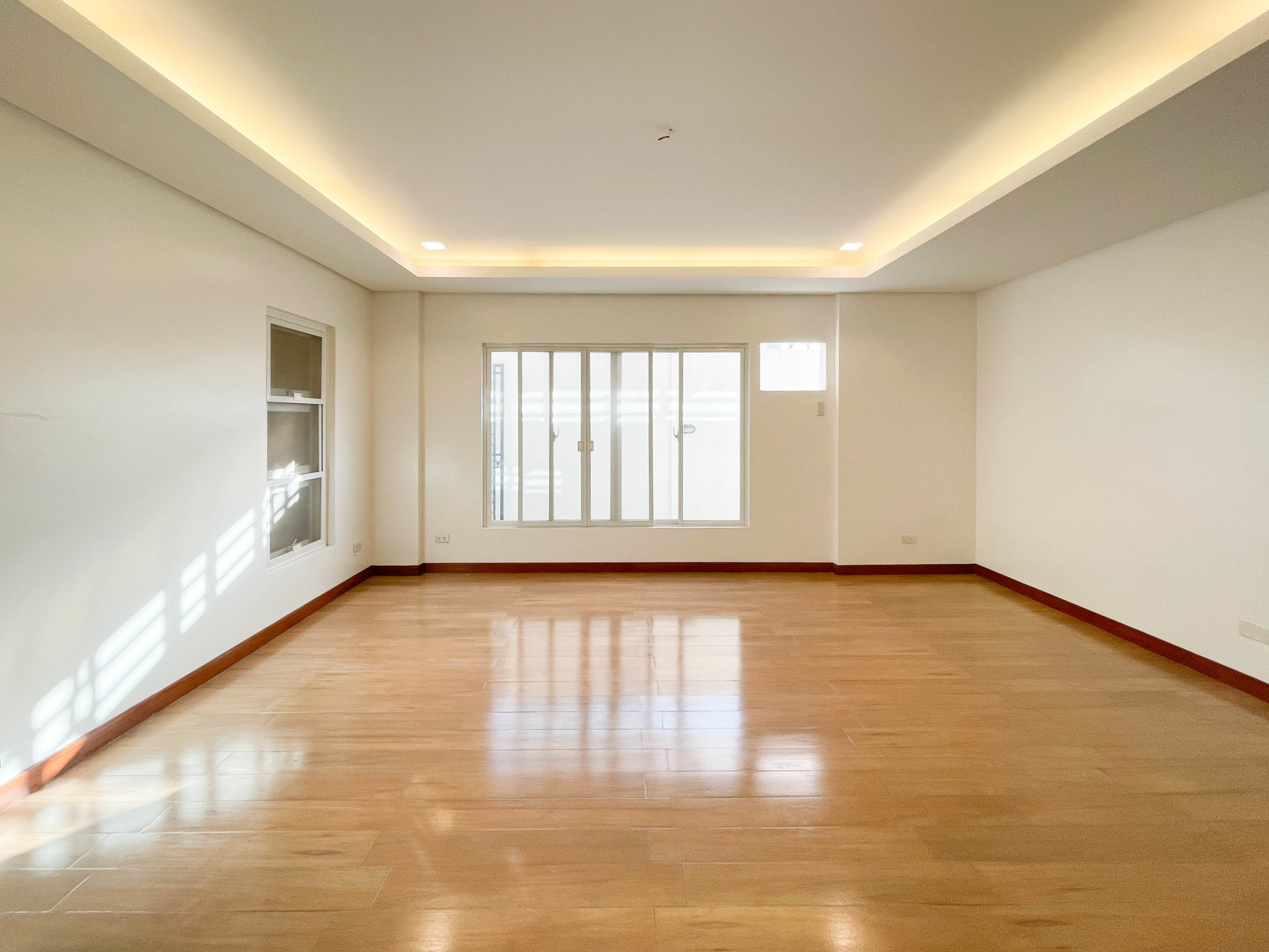 Graceful4BedroomHouseforSaleinQuezonCity-4.jpg