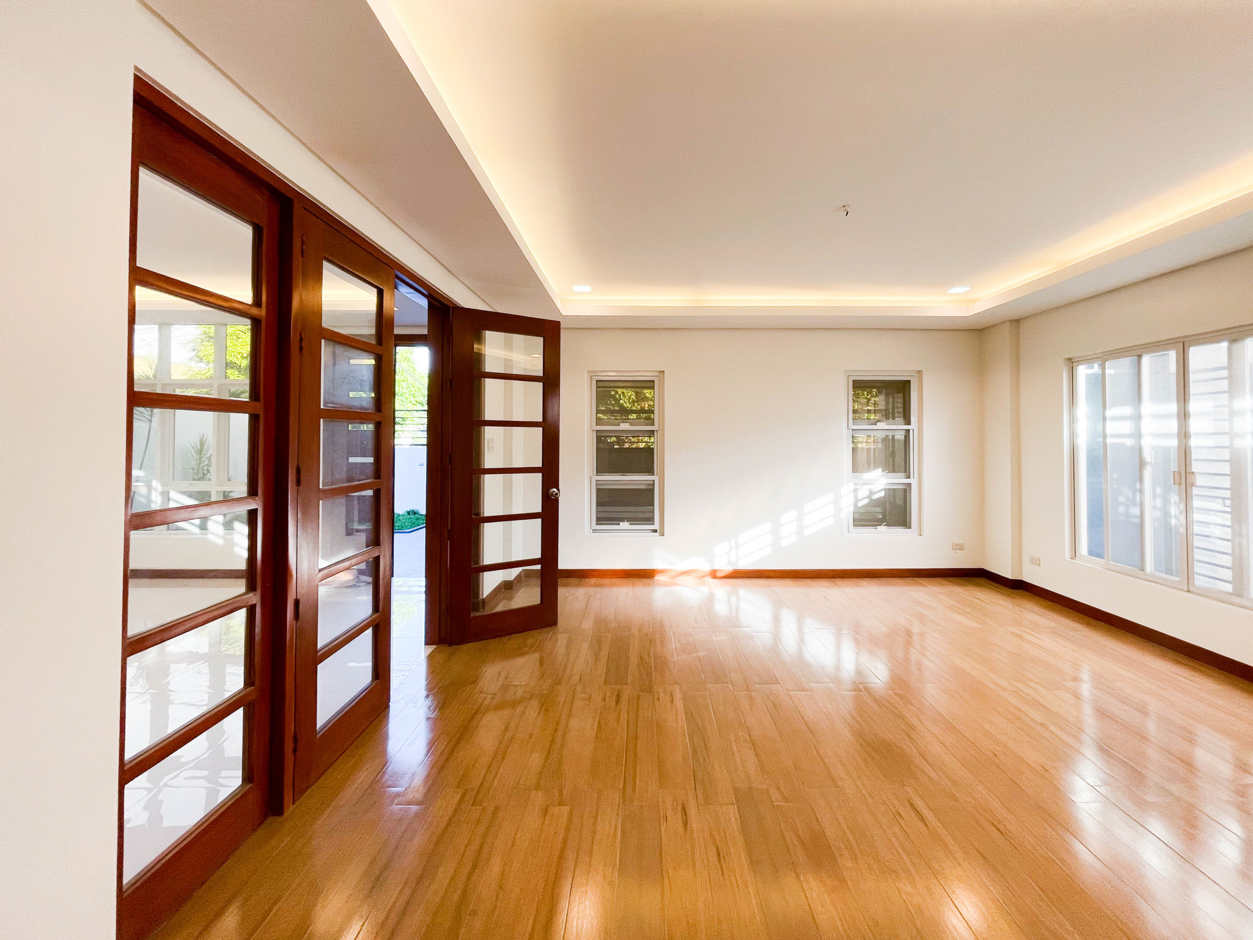 Graceful4BedroomHouseforSaleinQuezonCity-5.jpg