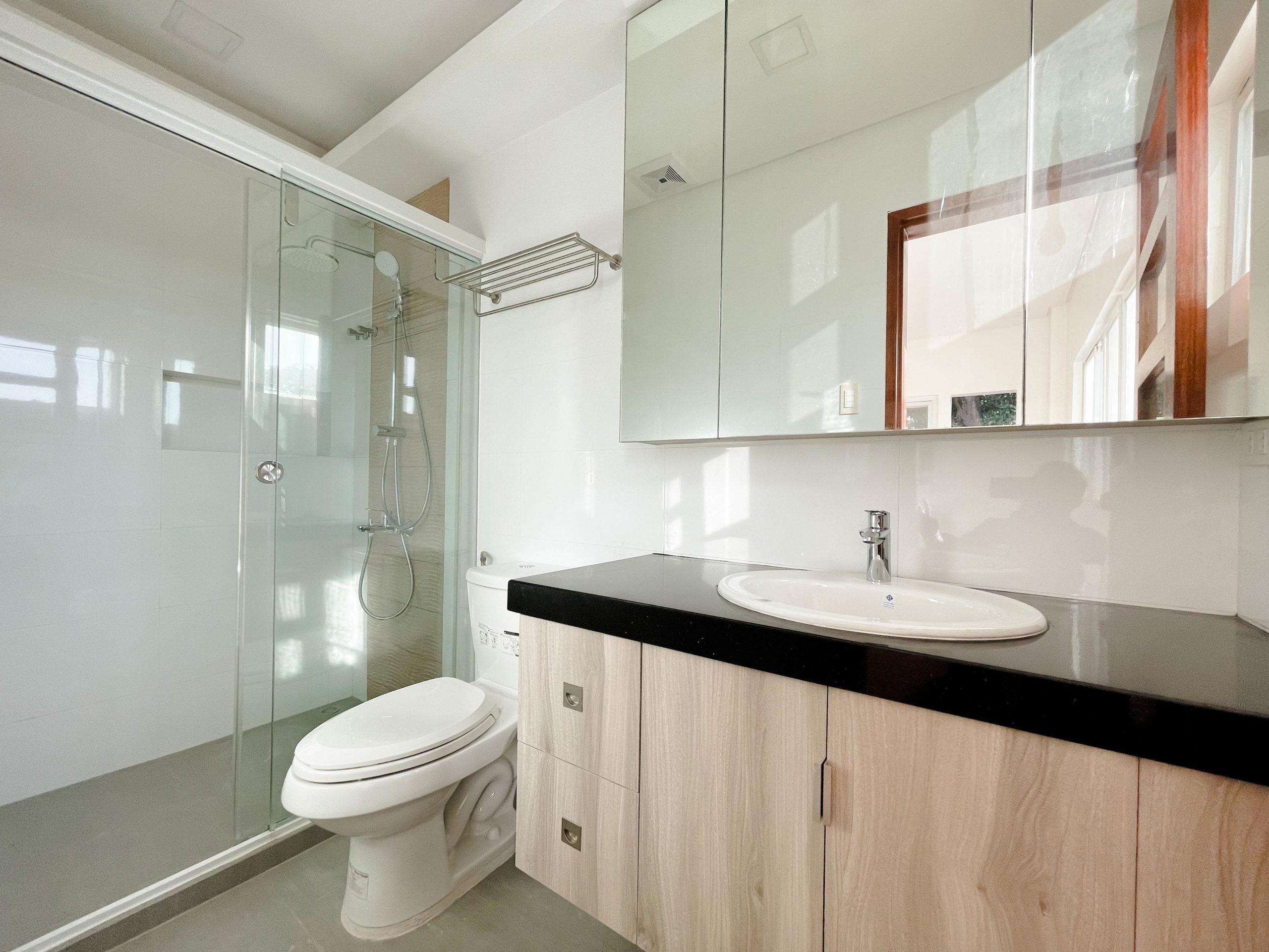 Graceful4BedroomHouseforSaleinQuezonCity-11.jpg
