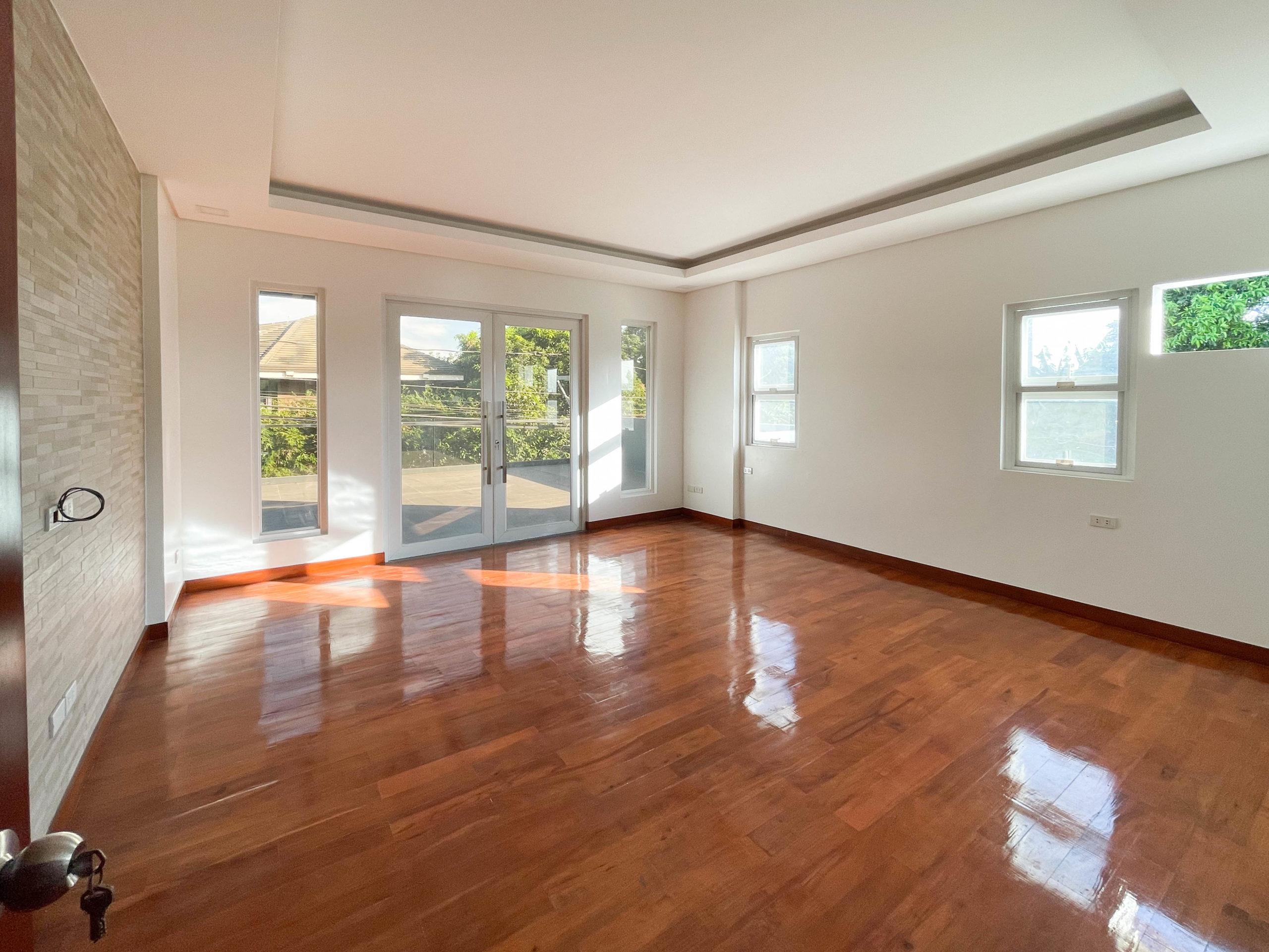 Graceful4BedroomHouseforSaleinQuezonCity-9.jpg