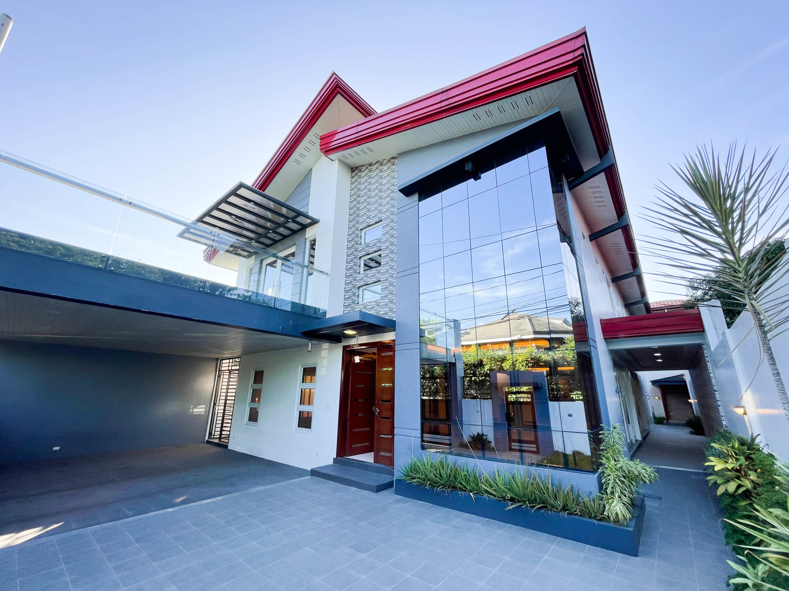 Graceful4BedroomHouseforSaleinQuezonCity-1.jpg