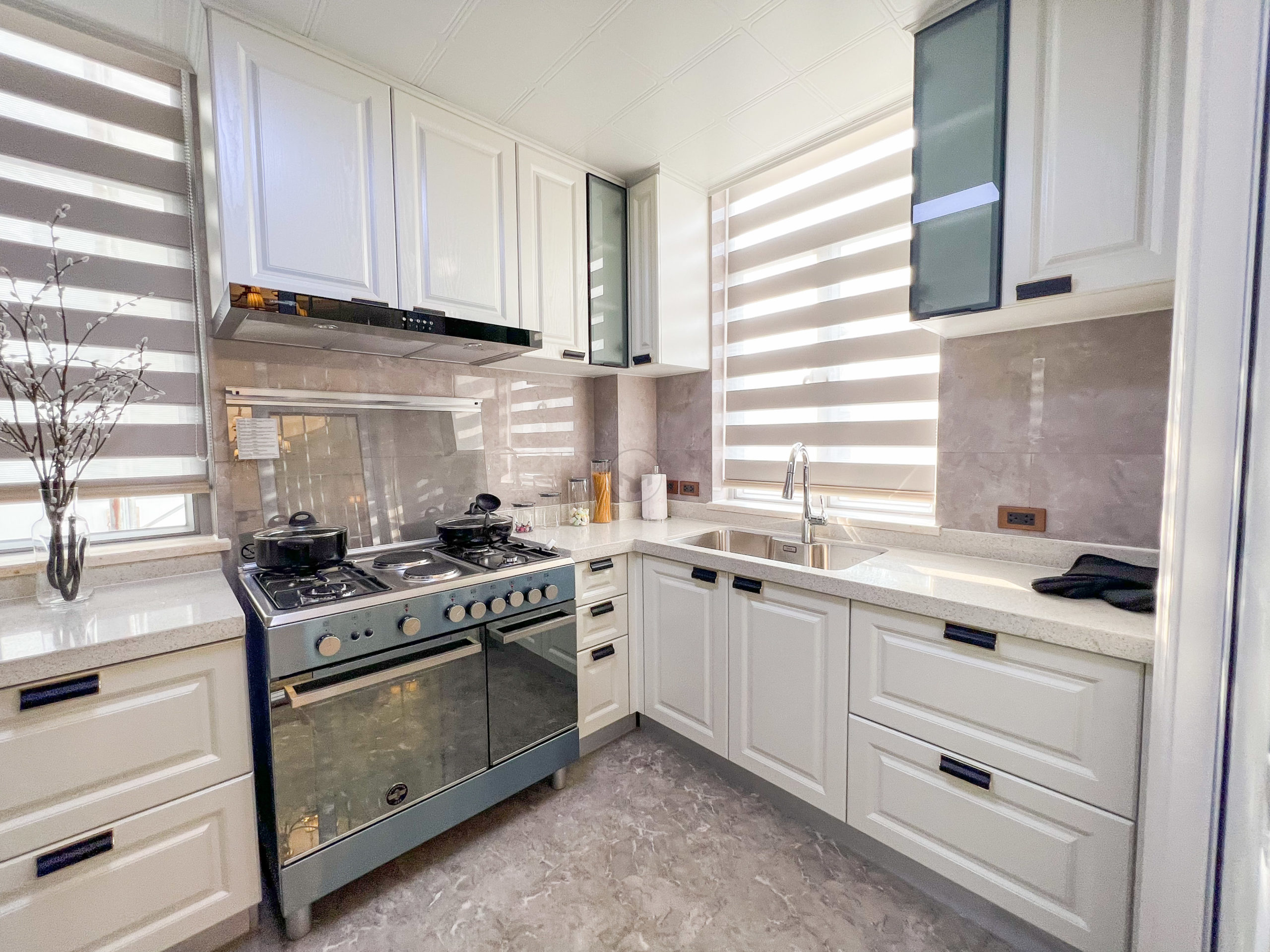 Stocked4BedroomTownhouseforSaleinSanJuan-9.jpg